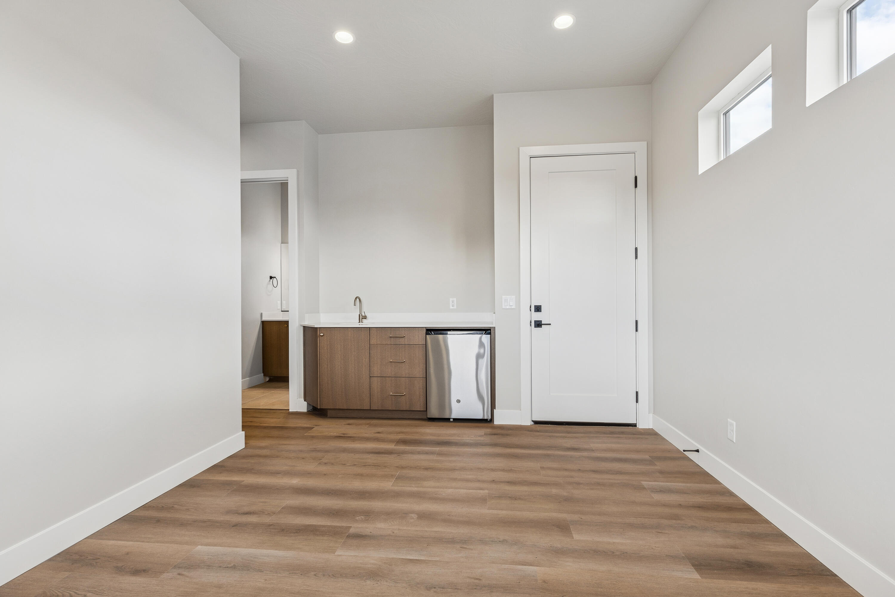 SCENIC POINTE - Residential