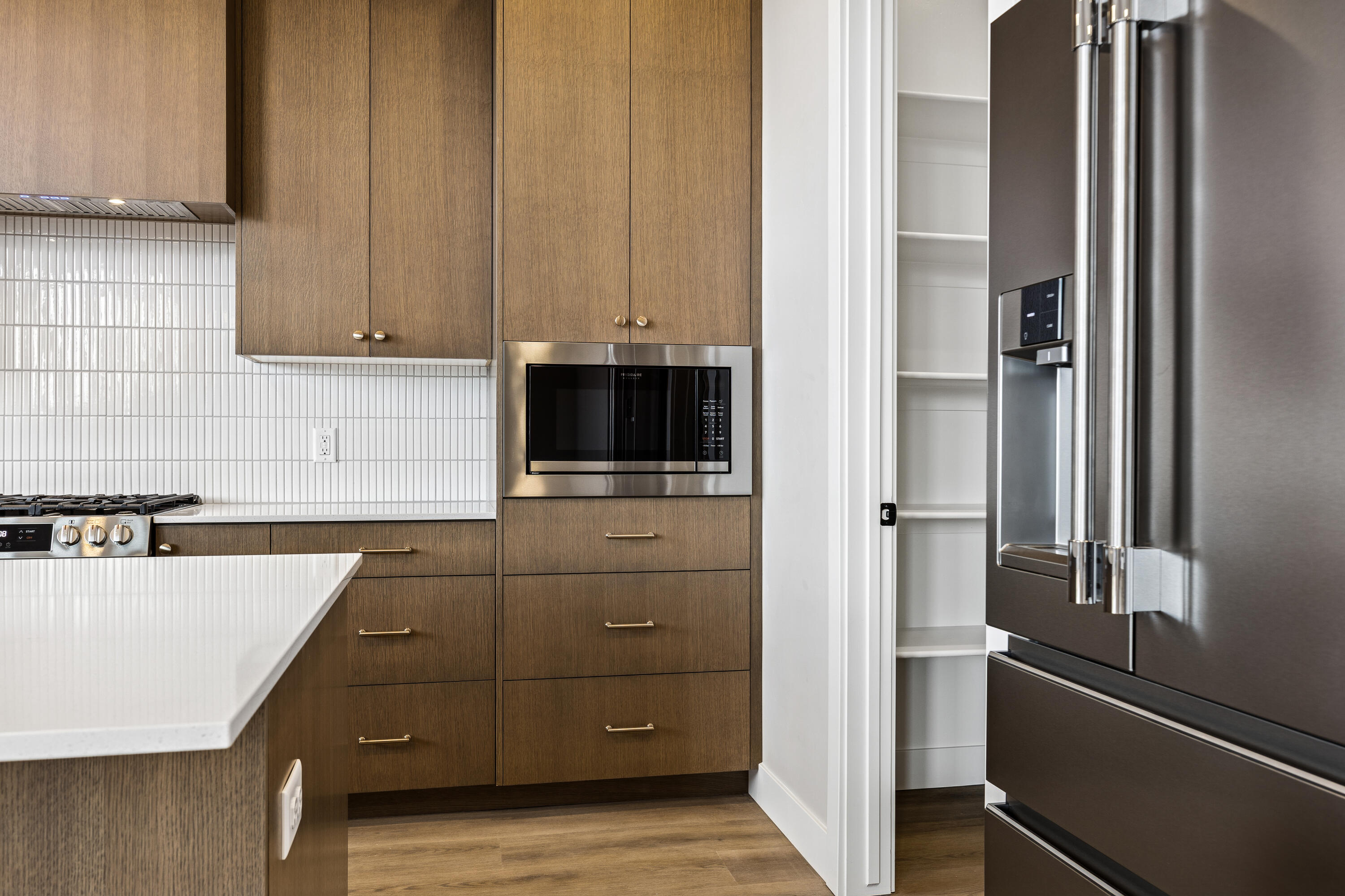 SCENIC POINTE - Residential