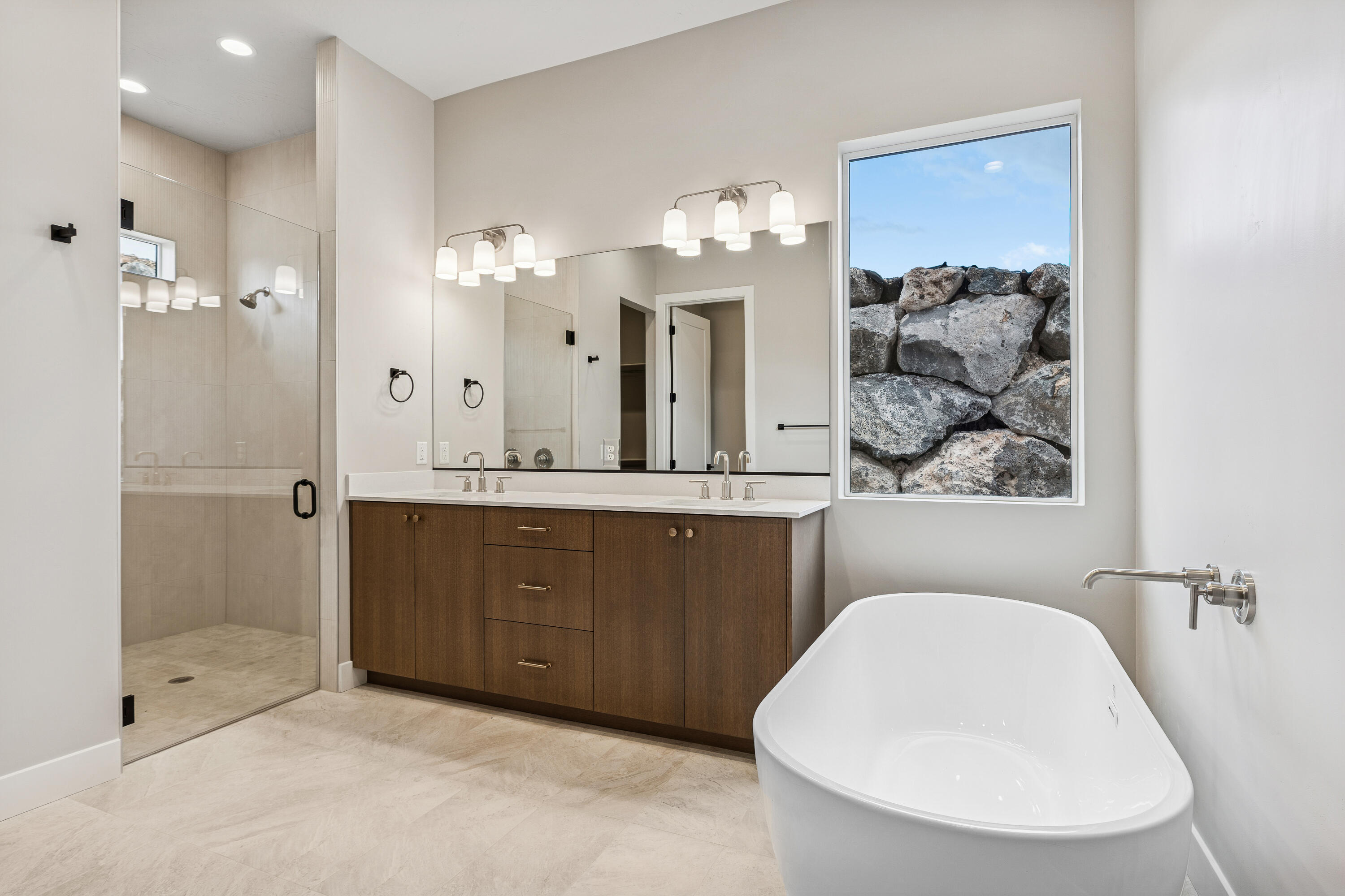 SCENIC POINTE - Residential