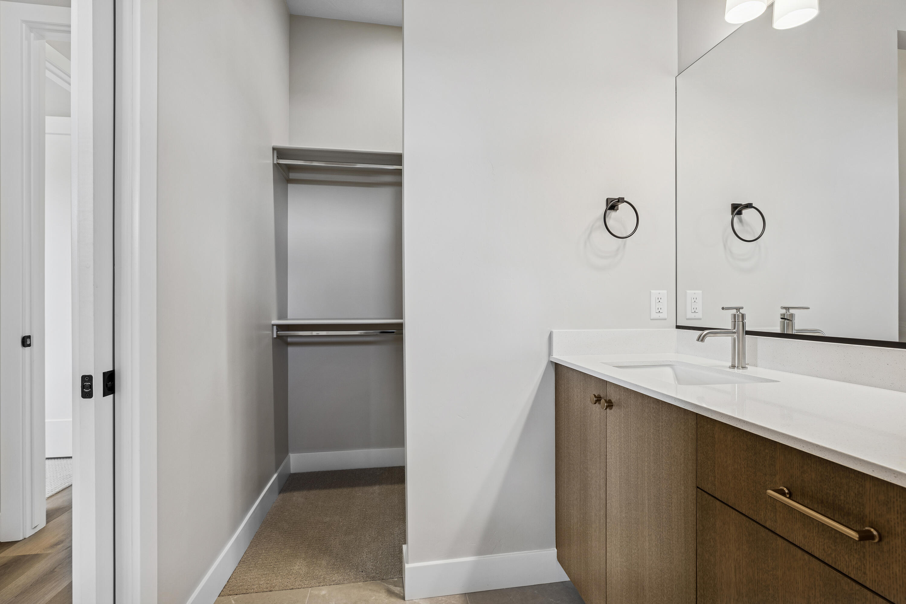 SCENIC POINTE - Residential