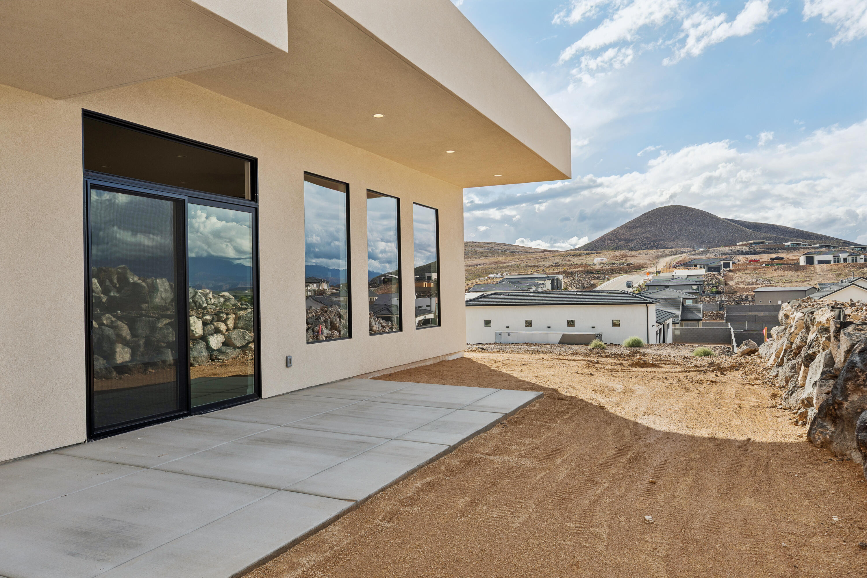 SCENIC POINTE - Residential