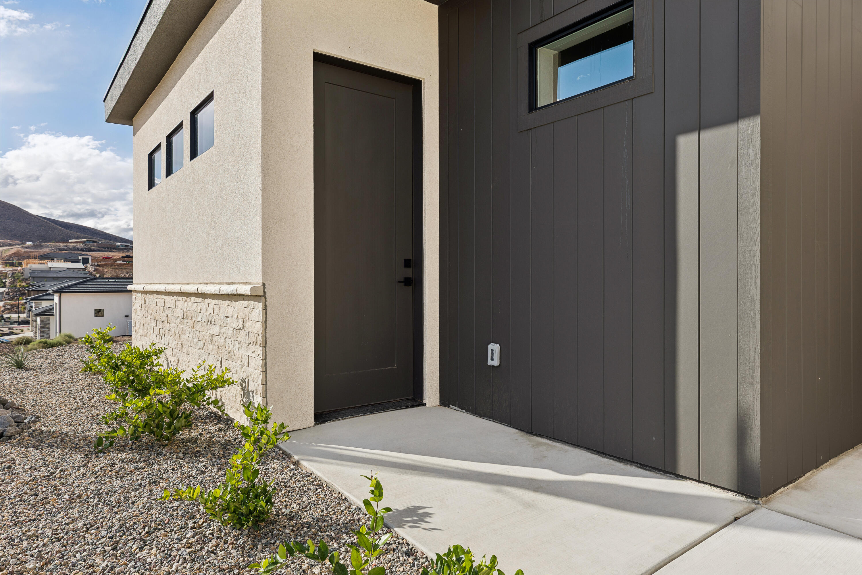SCENIC POINTE - Residential