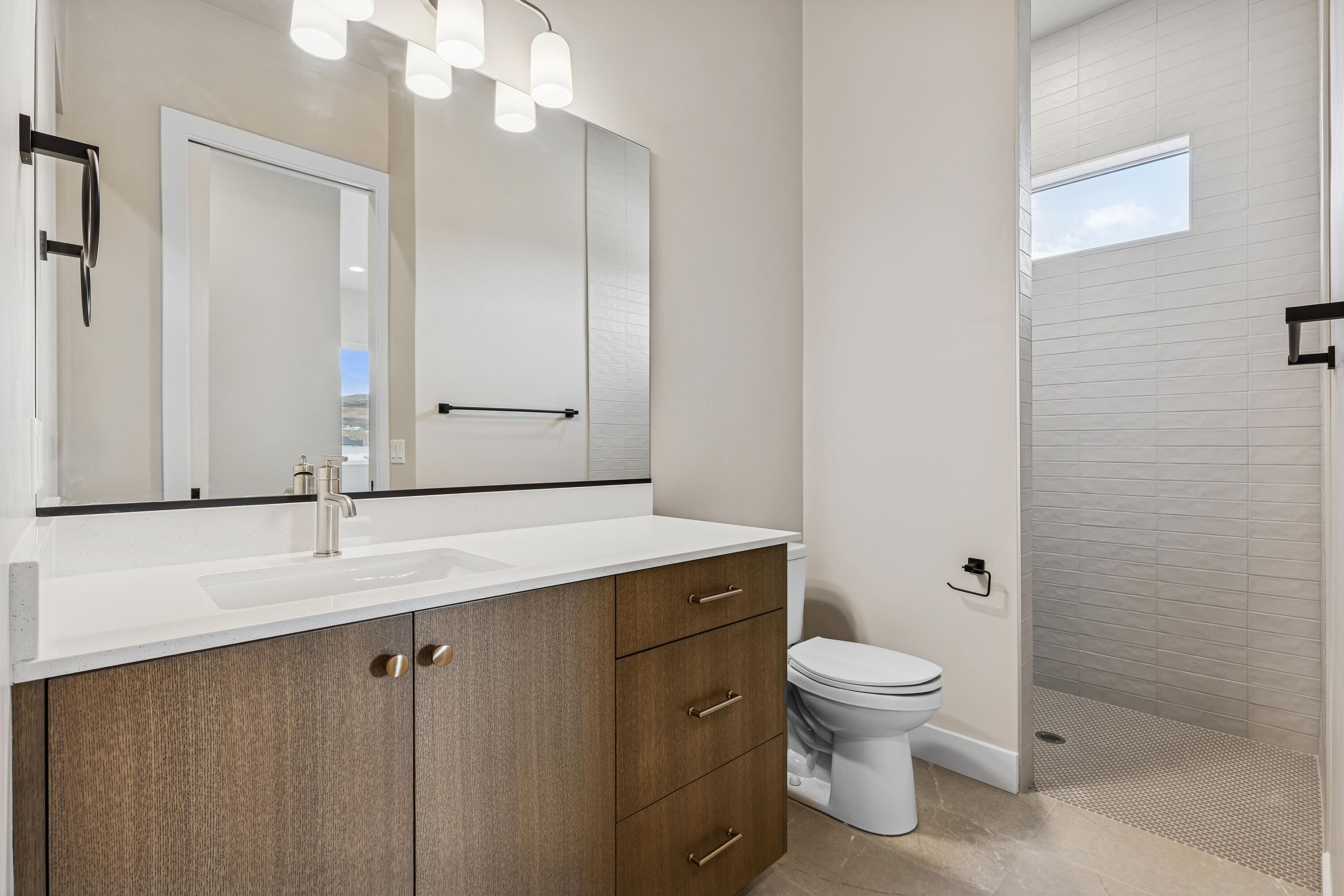 SCENIC POINTE - Residential