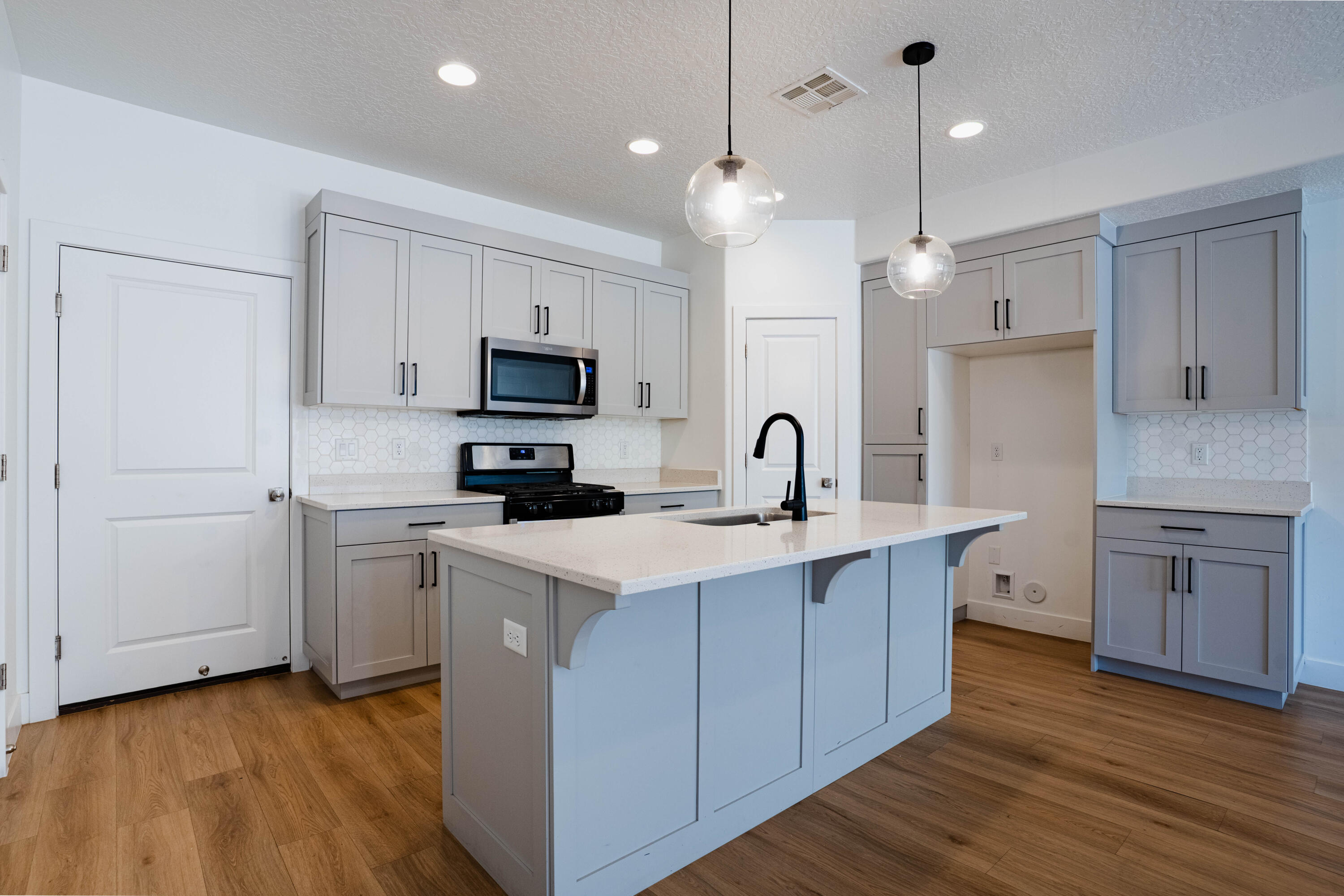 WOODLAND ESTATES TOWNHOMES - Residential