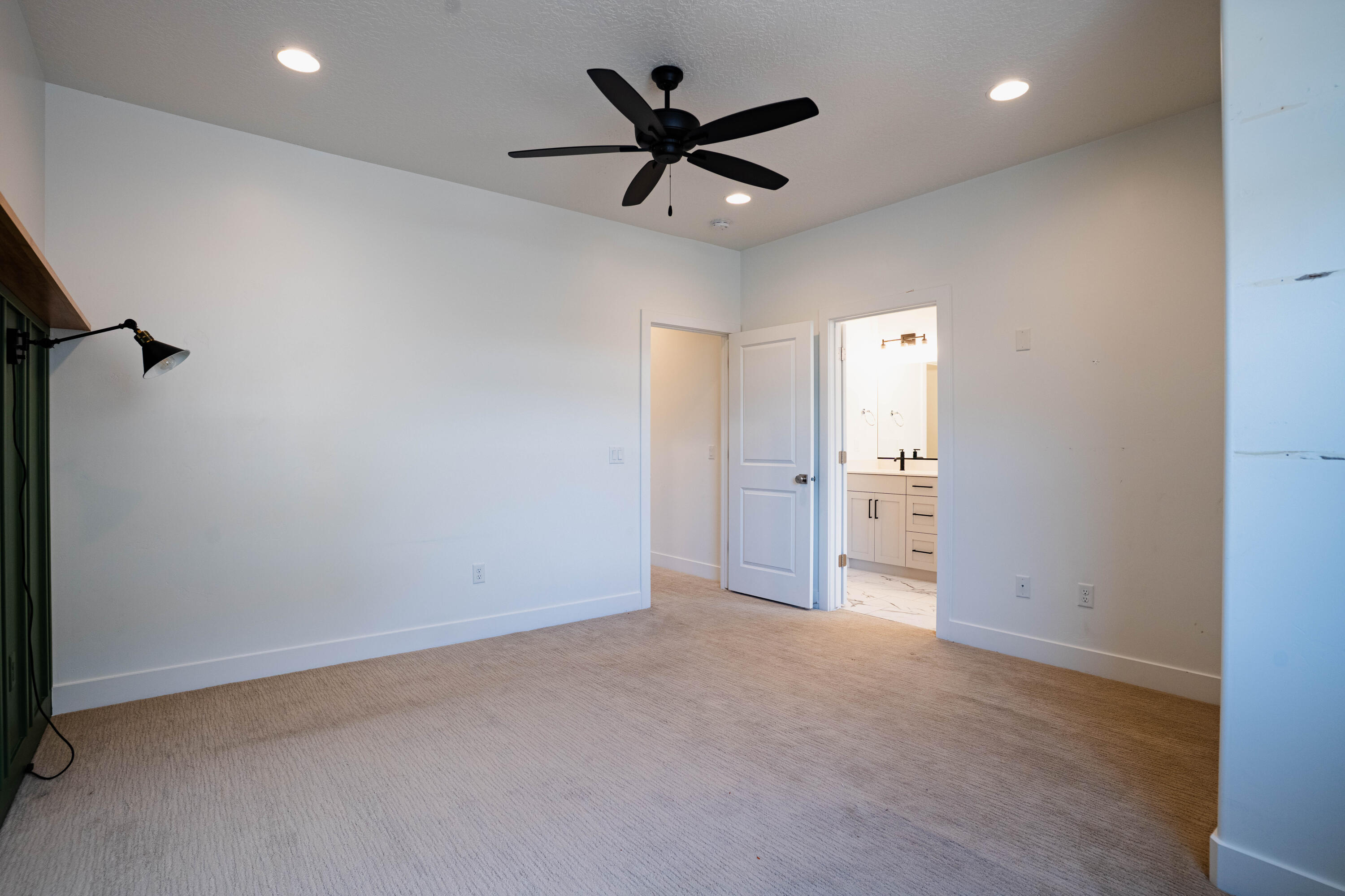 WOODLAND ESTATES TOWNHOMES - Residential