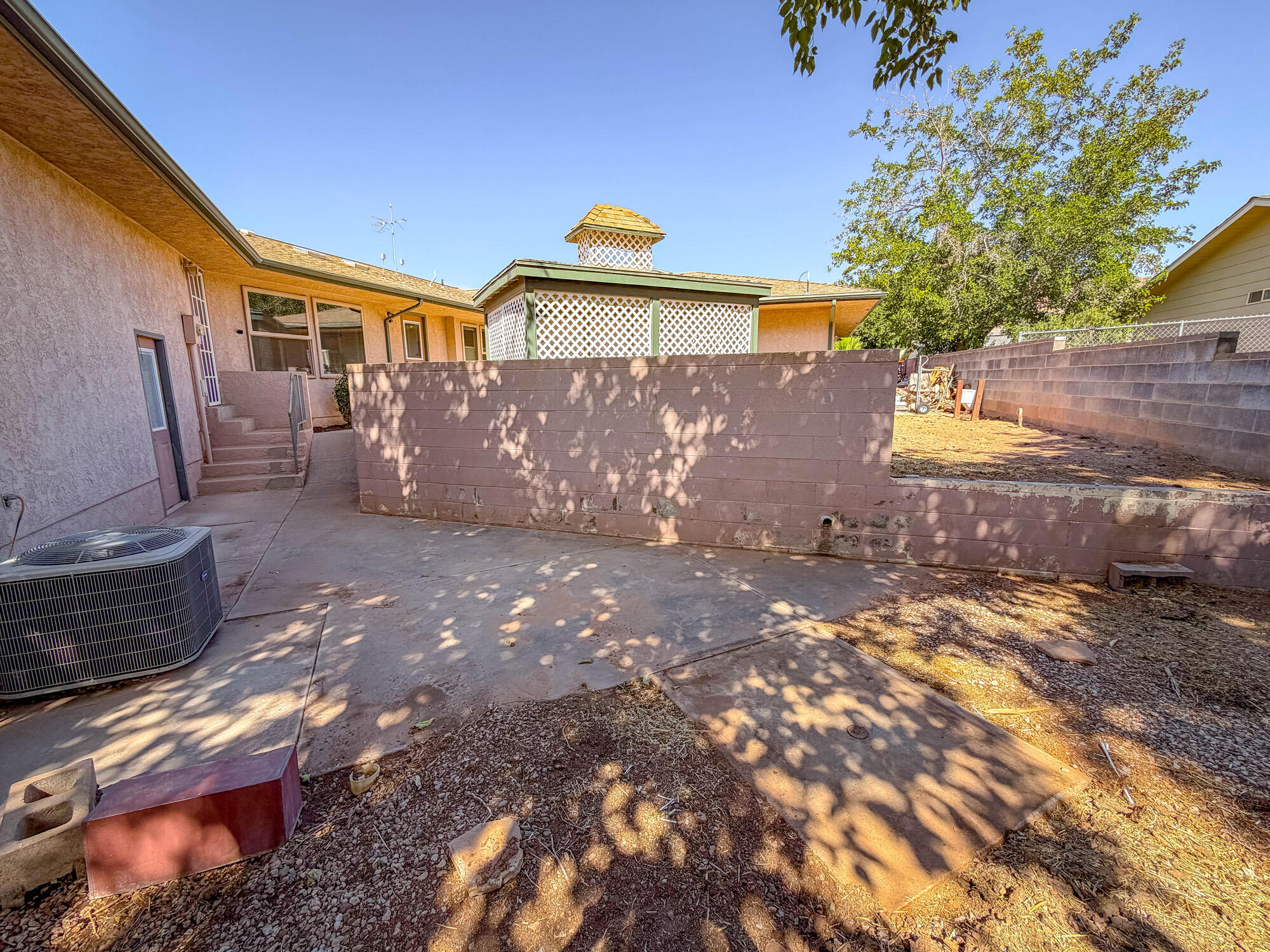 BLOOMINGTON HILLS - Residential