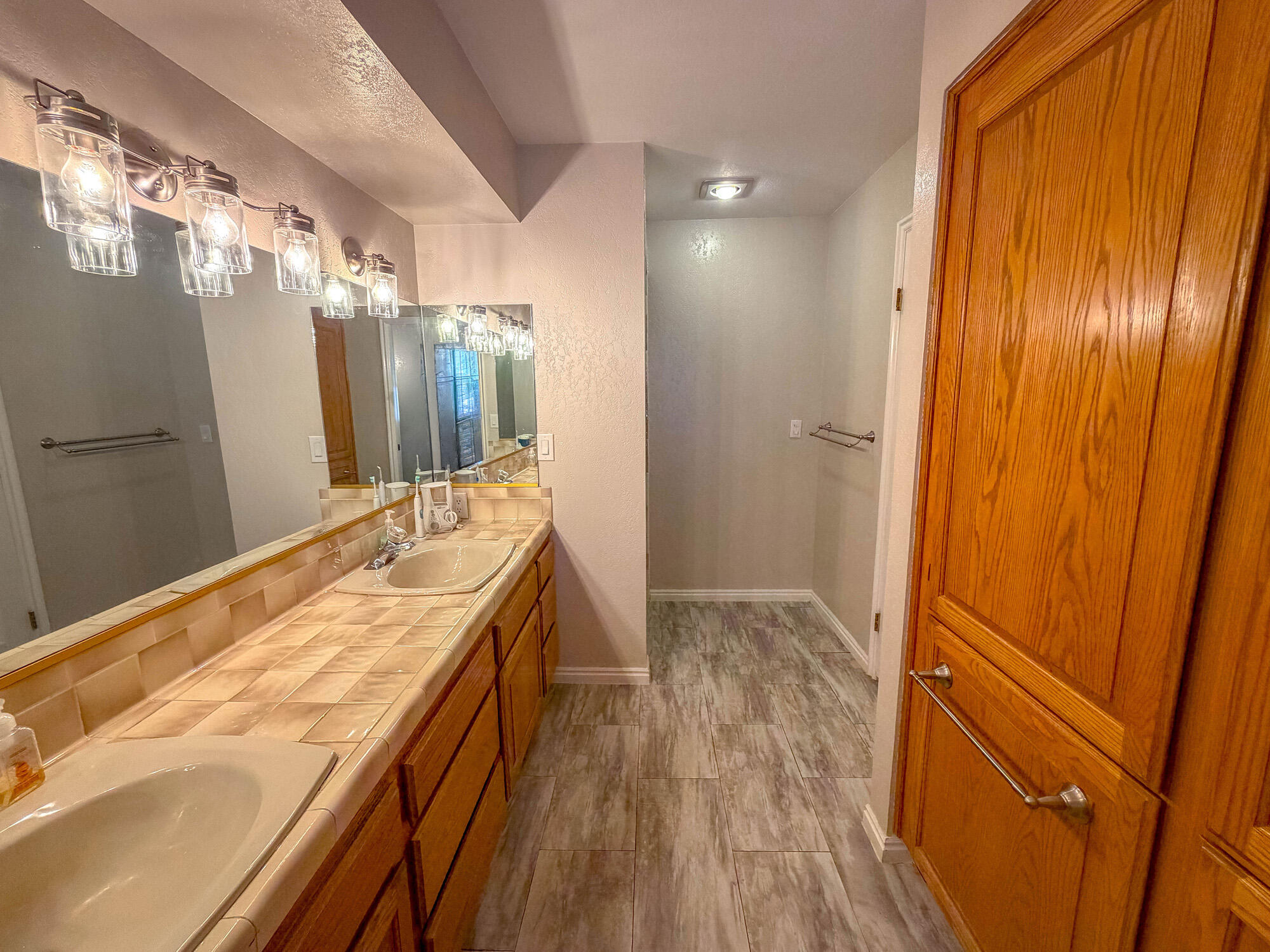 BLOOMINGTON HILLS - Residential