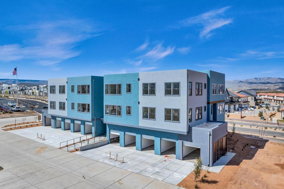 DESERT COLOR AUBURN HILLS CONDOMINIUMS - Residential