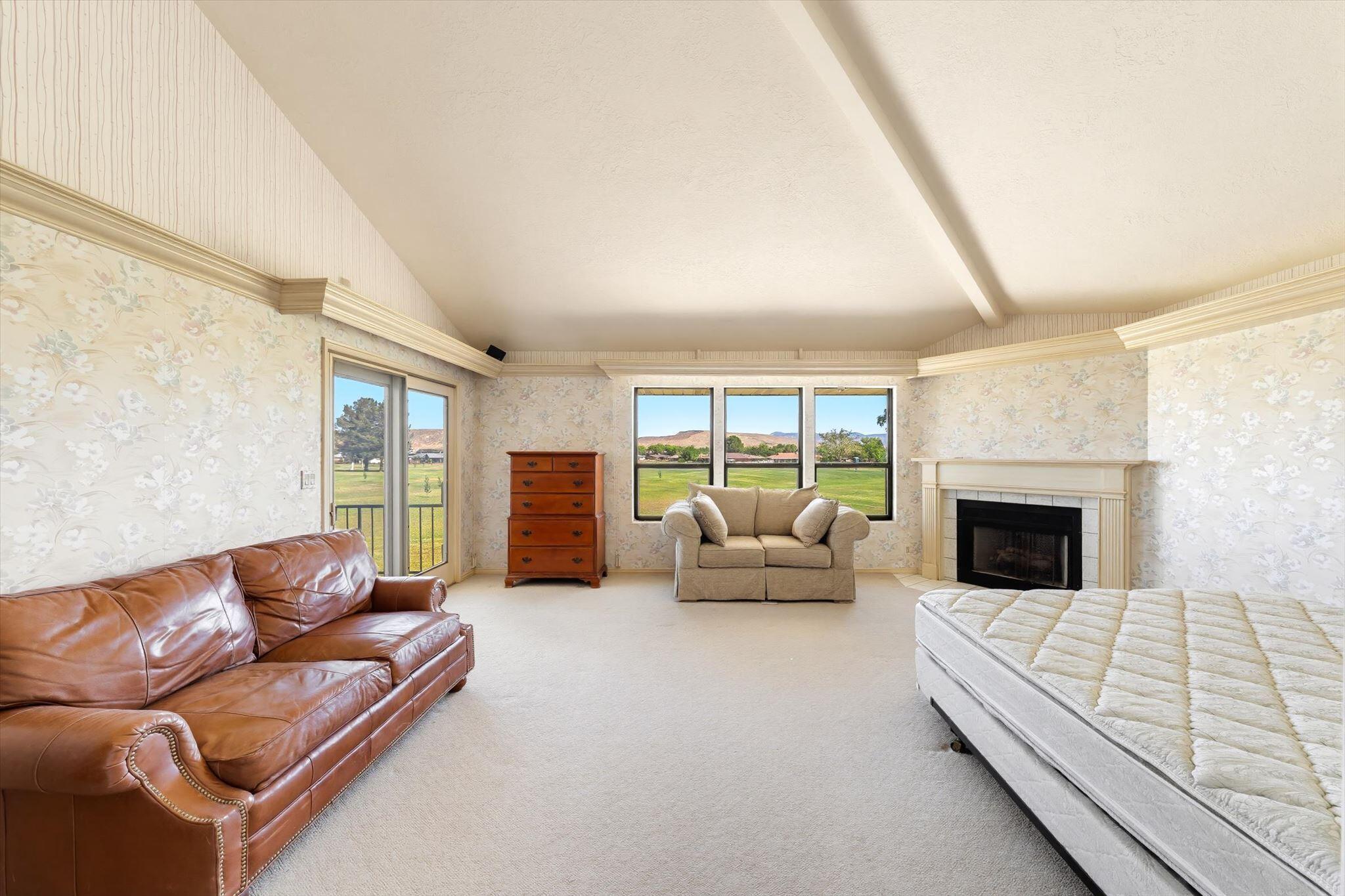 BLOOMINGTON COUNTRY CLUB - Residential