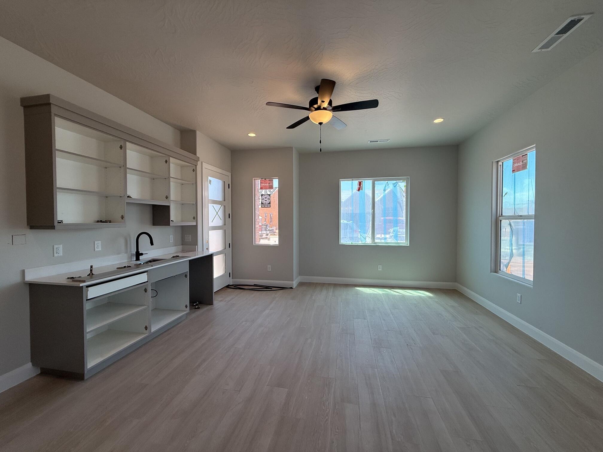 ONYX CANYON - Residential