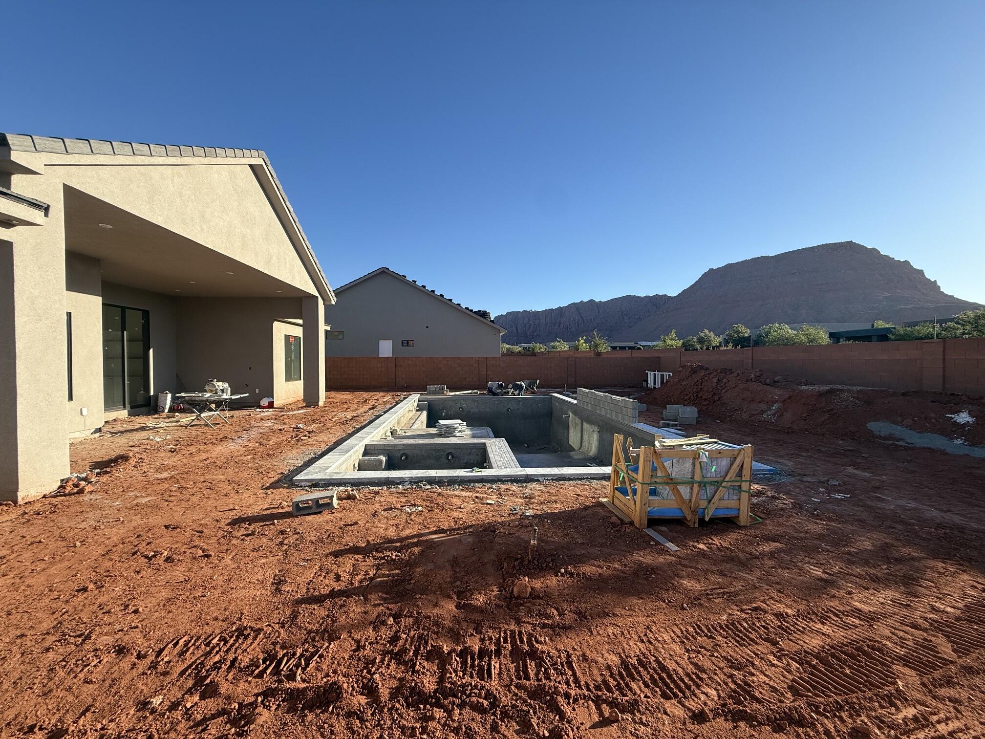 ONYX CANYON - Residential