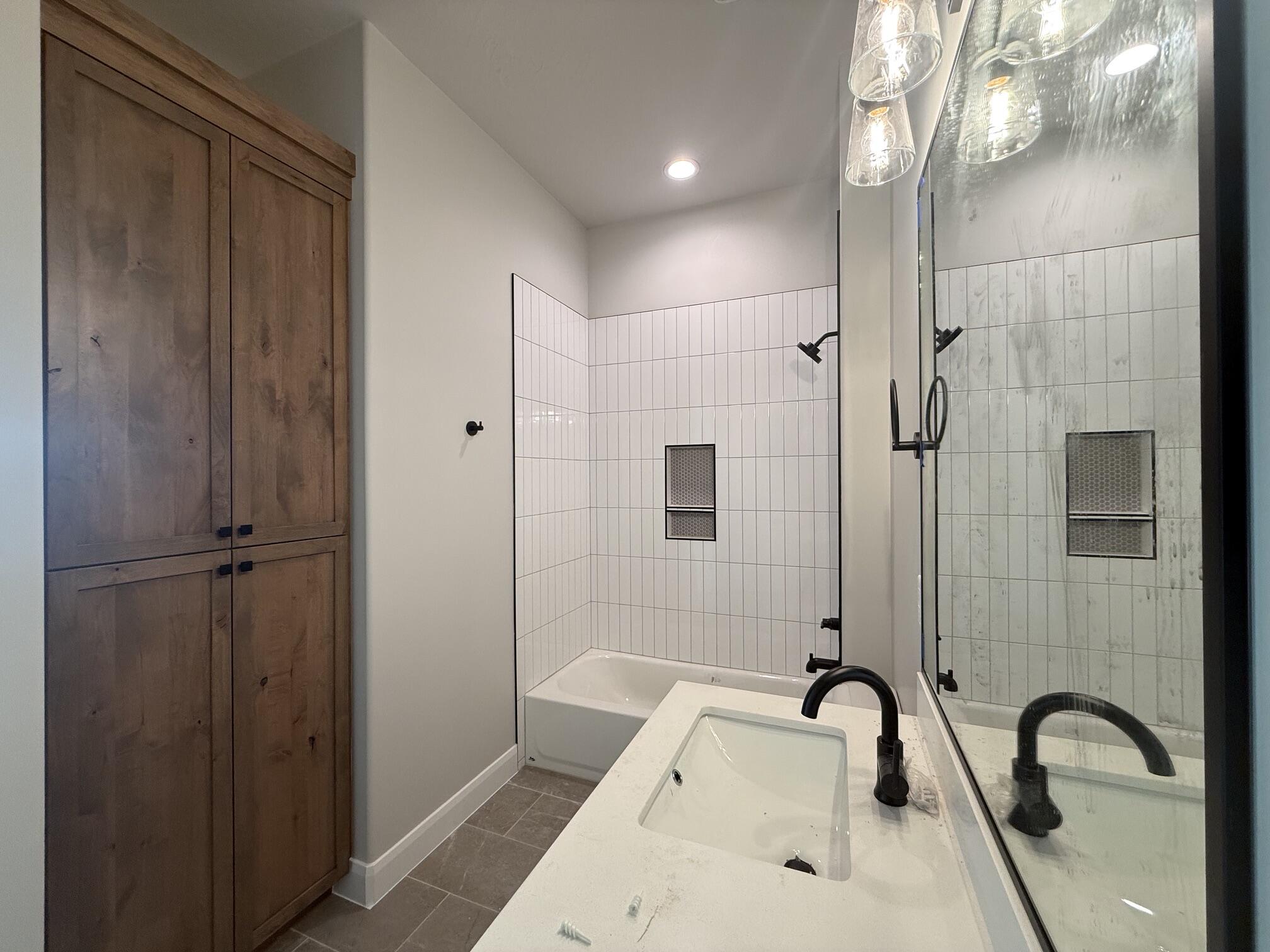 ONYX CANYON - Residential