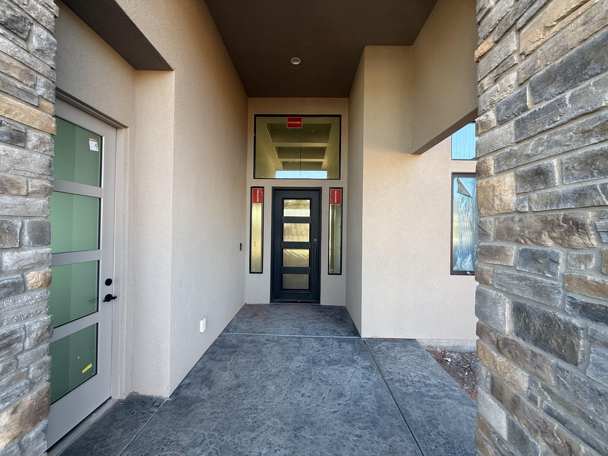 ONYX CANYON - Residential