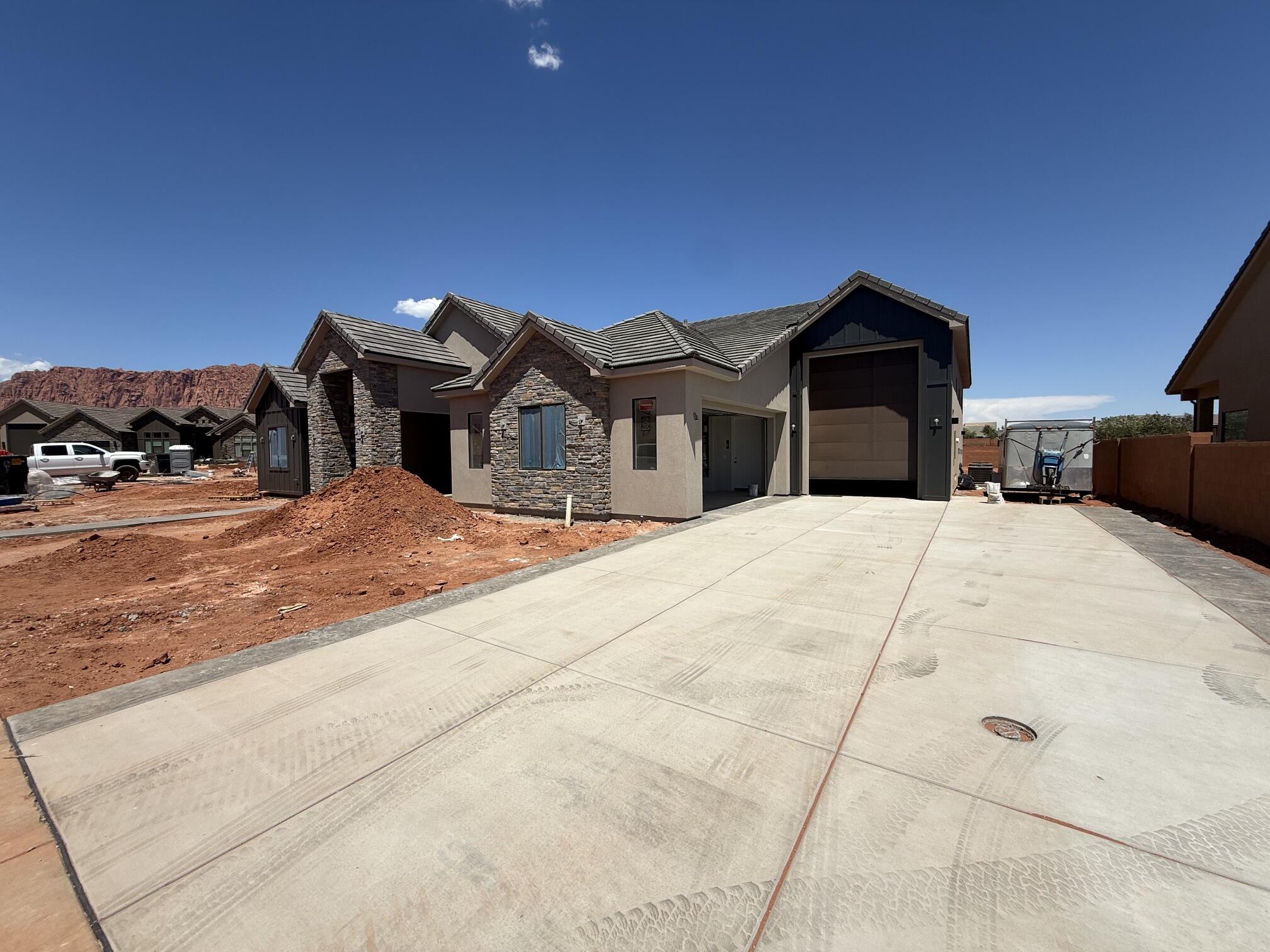 ONYX CANYON - Residential