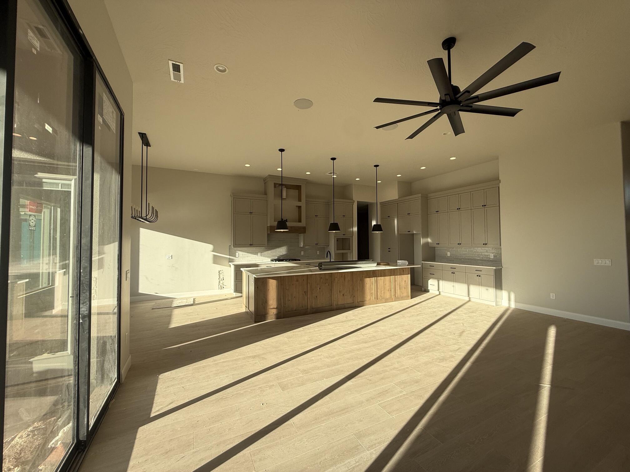 ONYX CANYON - Residential