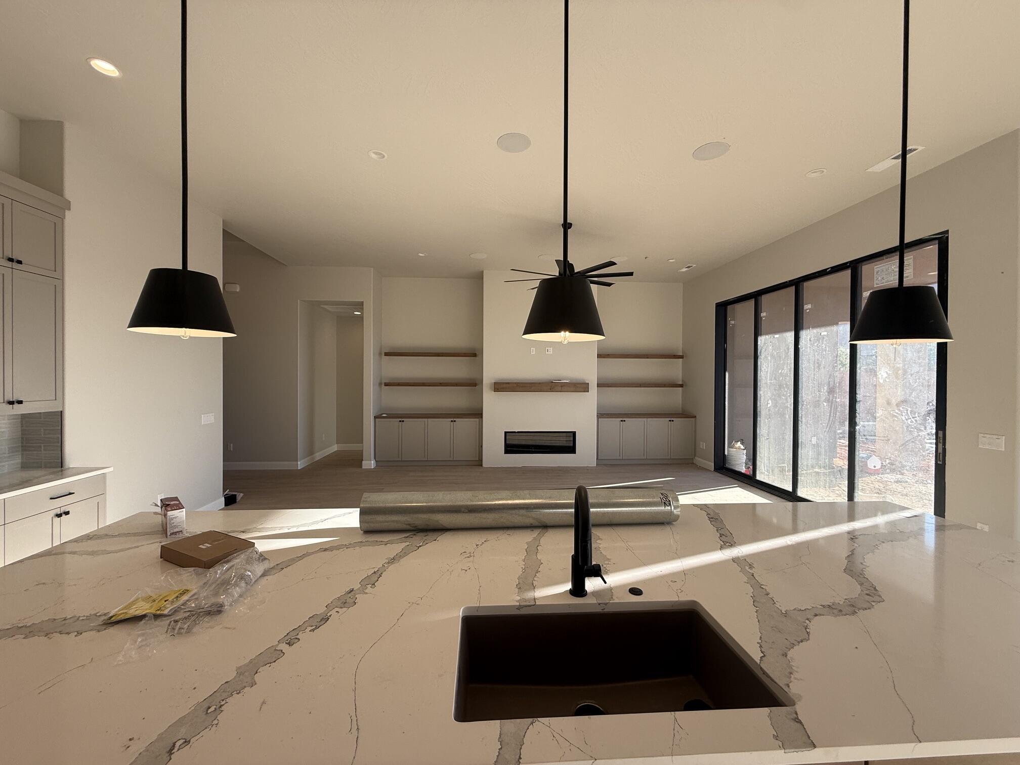 ONYX CANYON - Residential