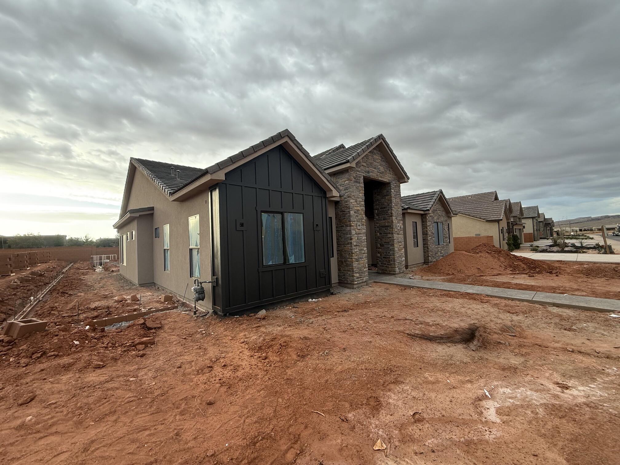ONYX CANYON - Residential