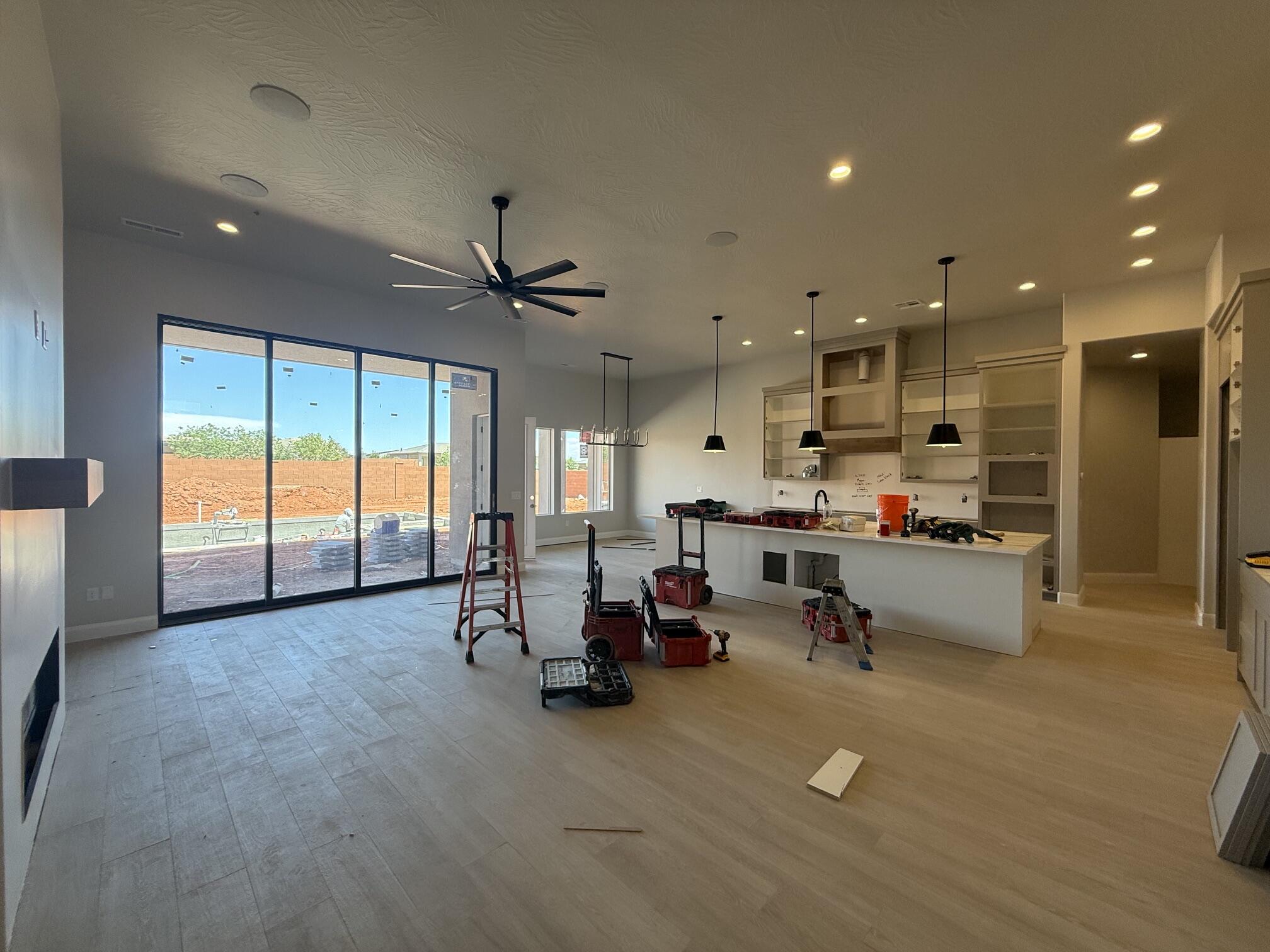 ONYX CANYON - Residential