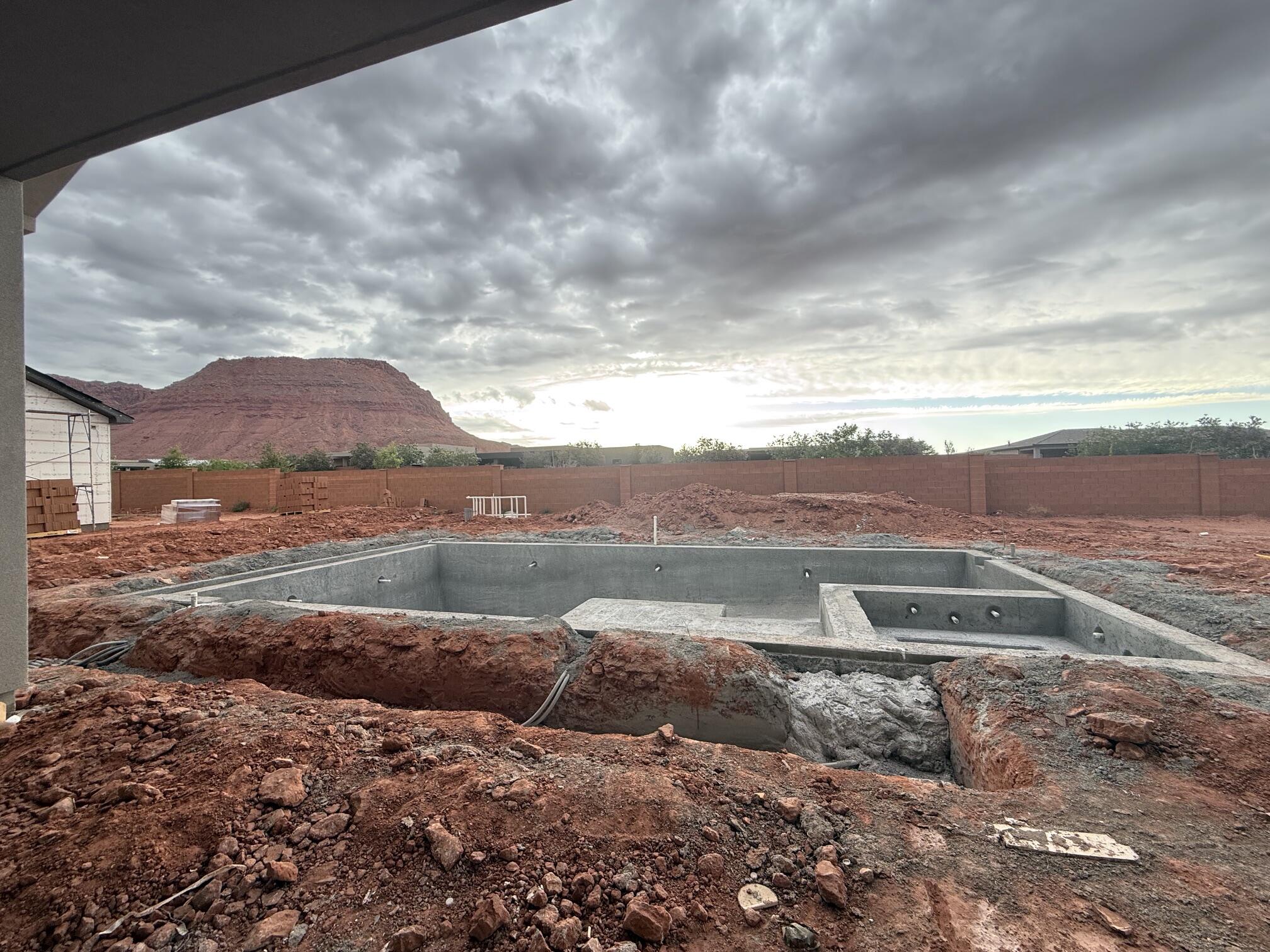 ONYX CANYON - Residential