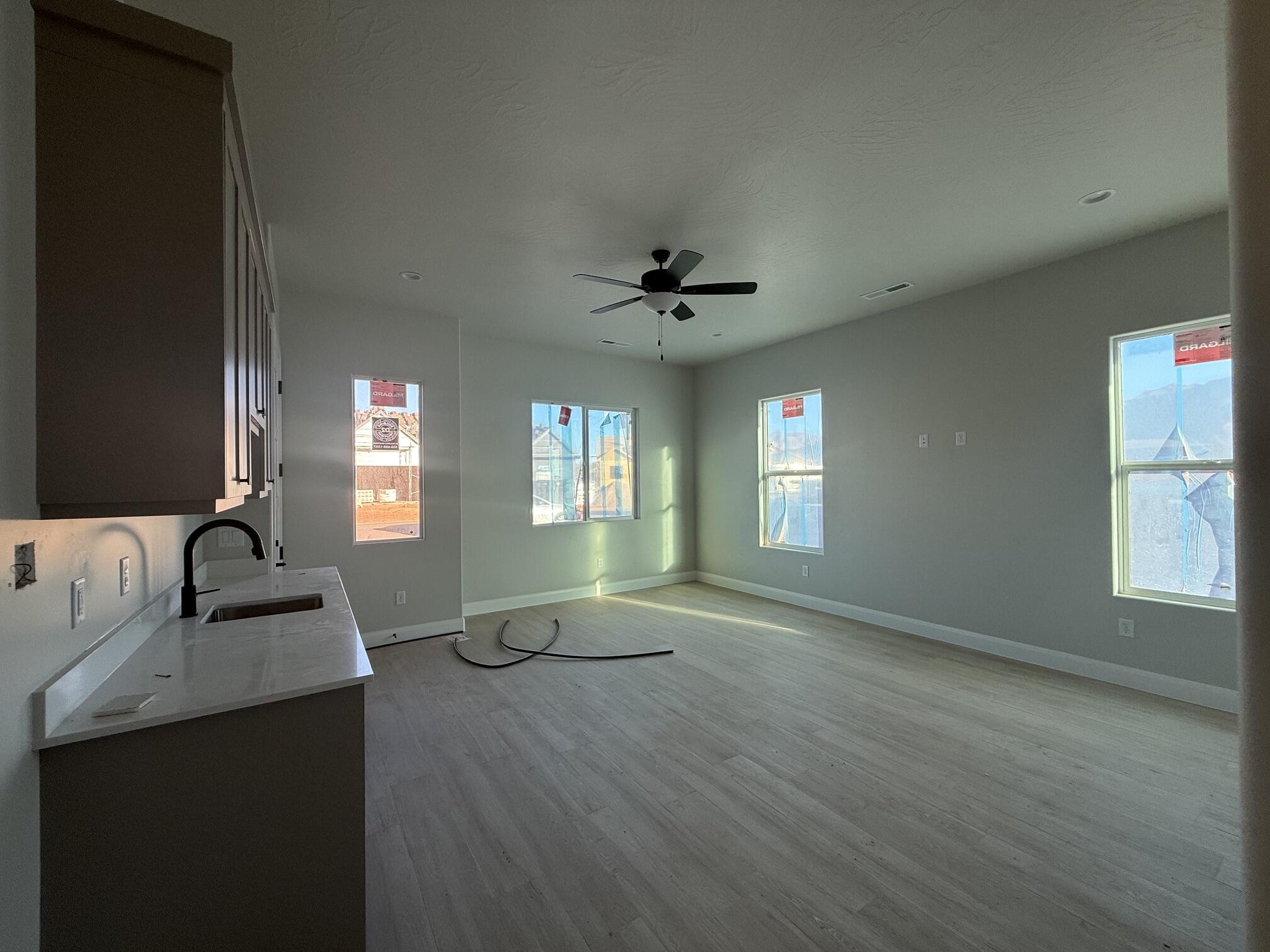 ONYX CANYON - Residential