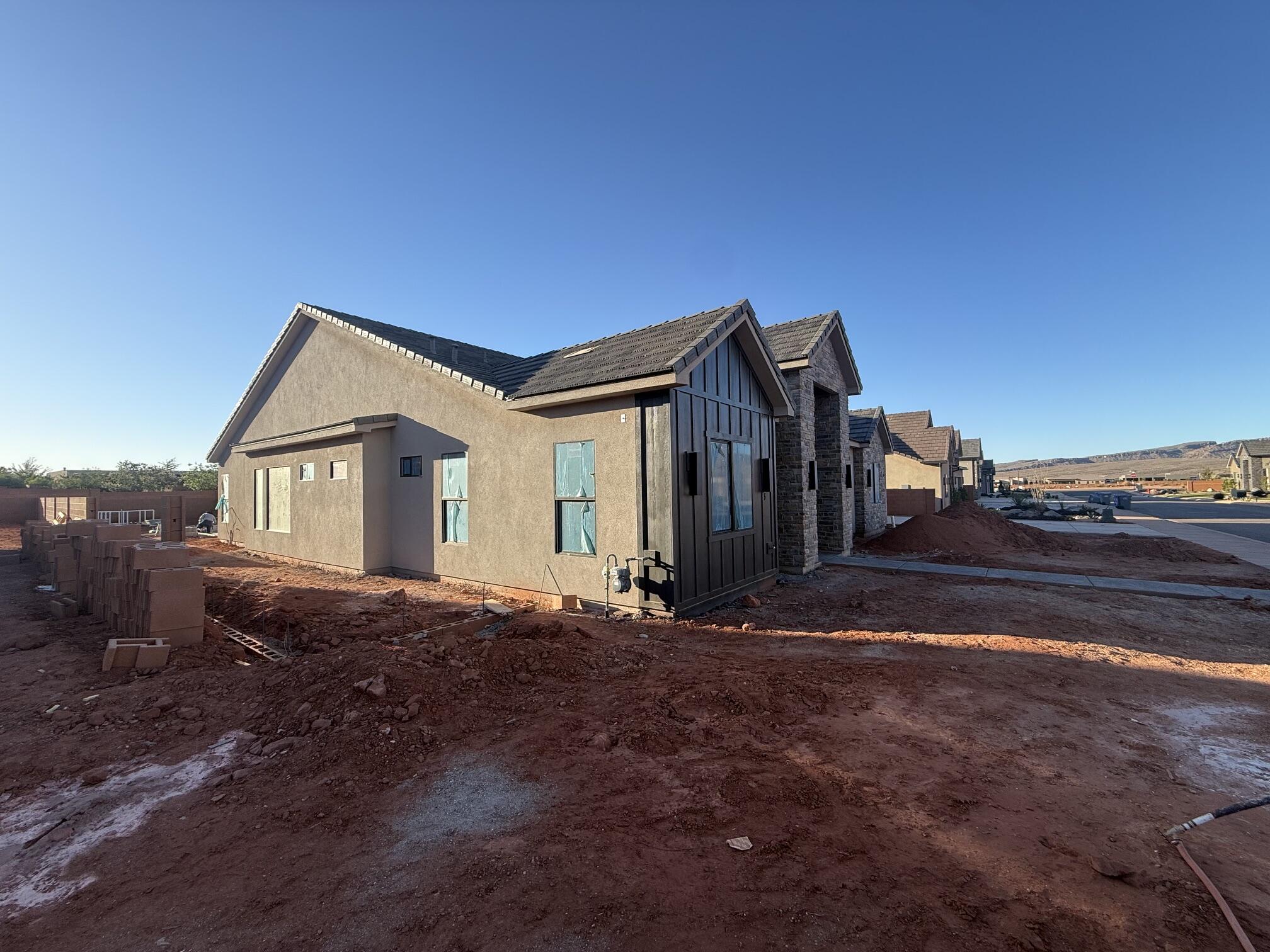 ONYX CANYON - Residential
