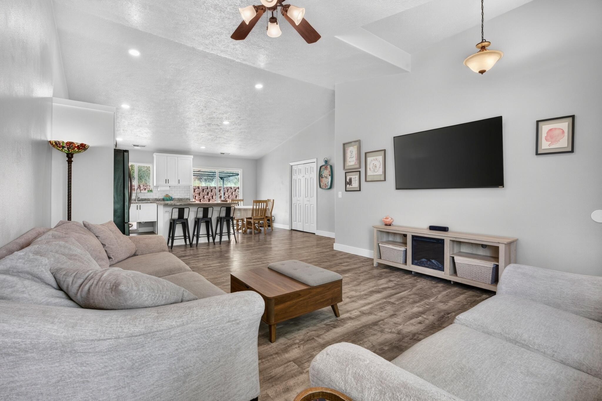 CANNON PARKVIEW TOWNHOMES - Residential