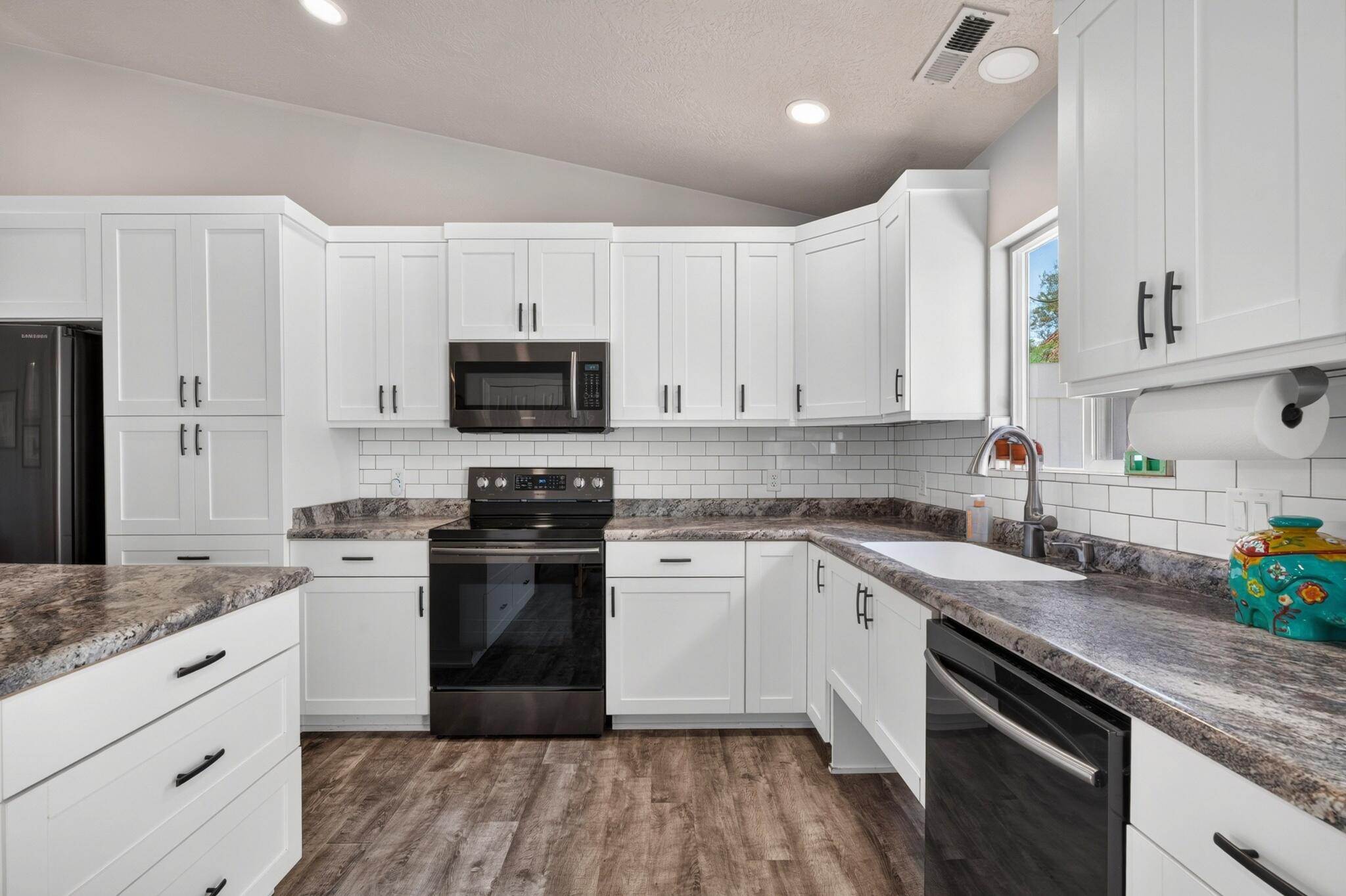 CANNON PARKVIEW TOWNHOMES - Residential