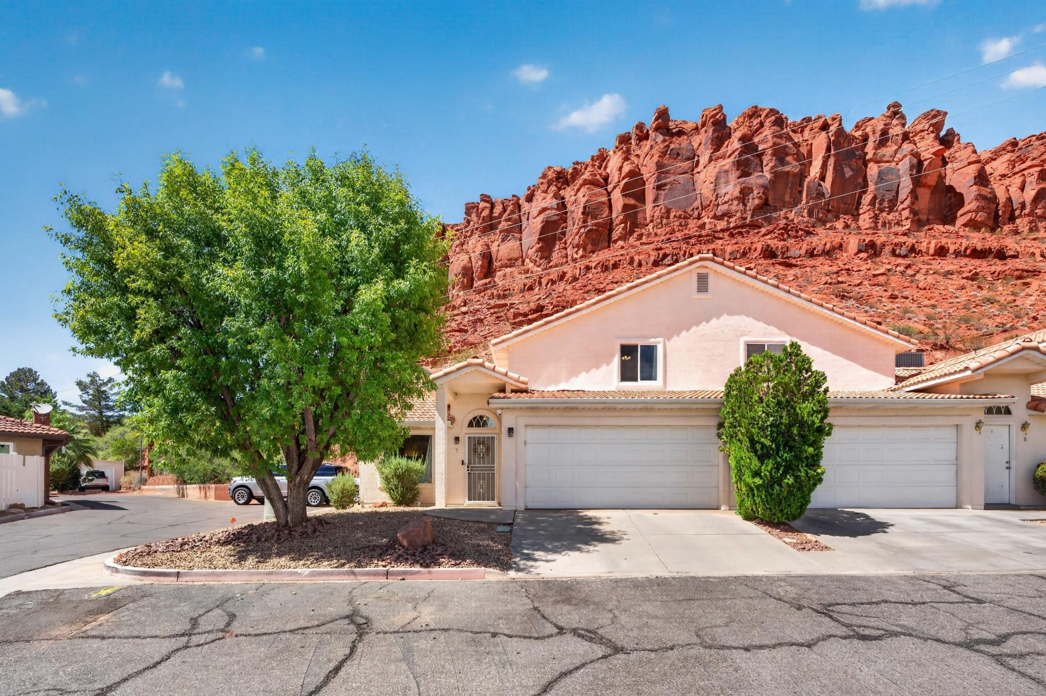 Fantastic location close to shopping,Restaurants,Parks and down town, Nestled just off diagonal with red rock views right out your back door, Private and quite neighborhood hard to find 3 bed 2 bath downtown home under 350K.