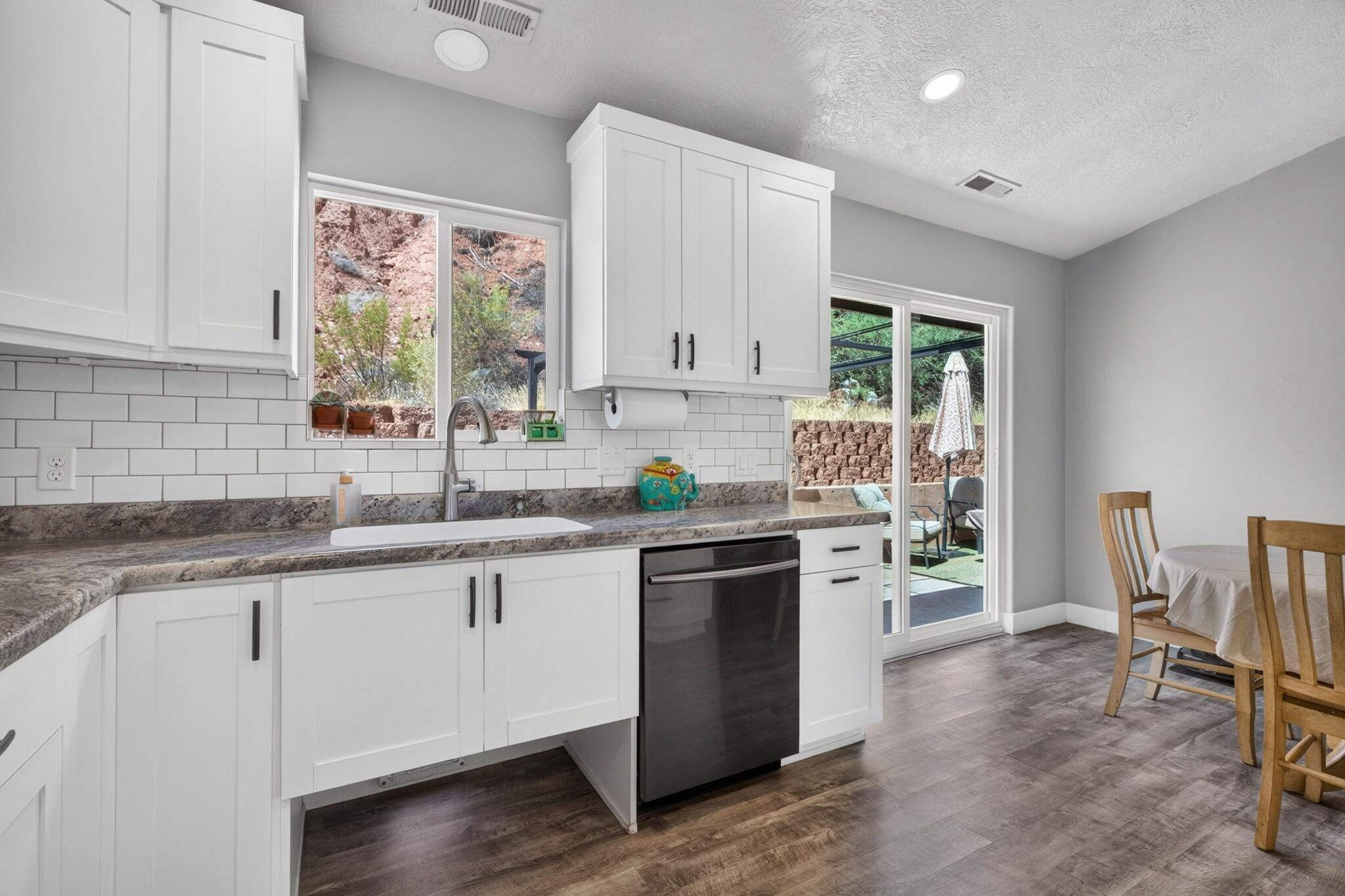 CANNON PARKVIEW TOWNHOMES - Residential