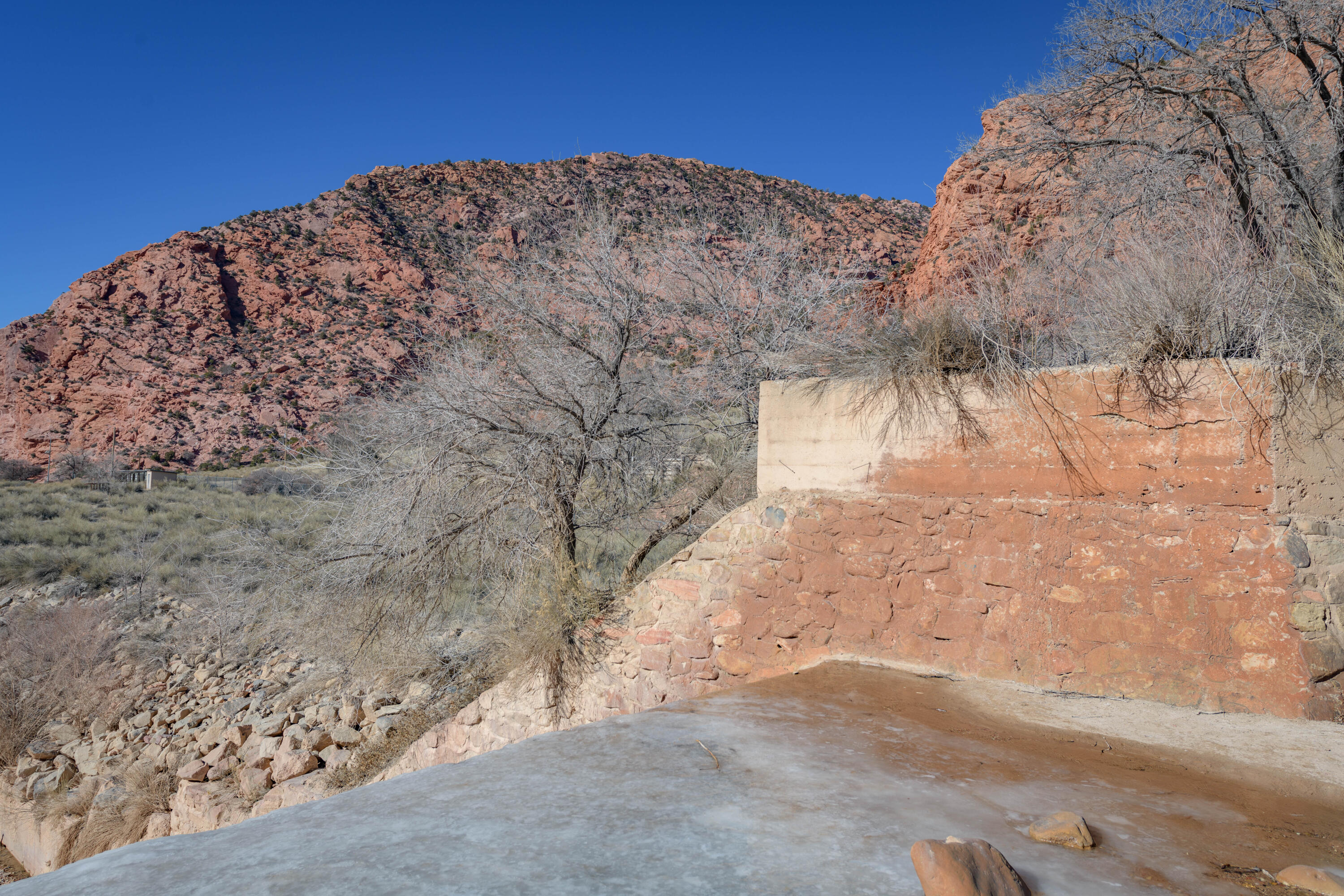 NONE - Land