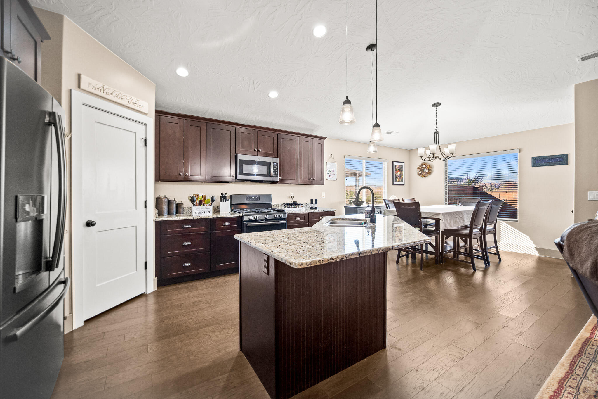 JOSHUAS AT SOUTHGATE - Residential