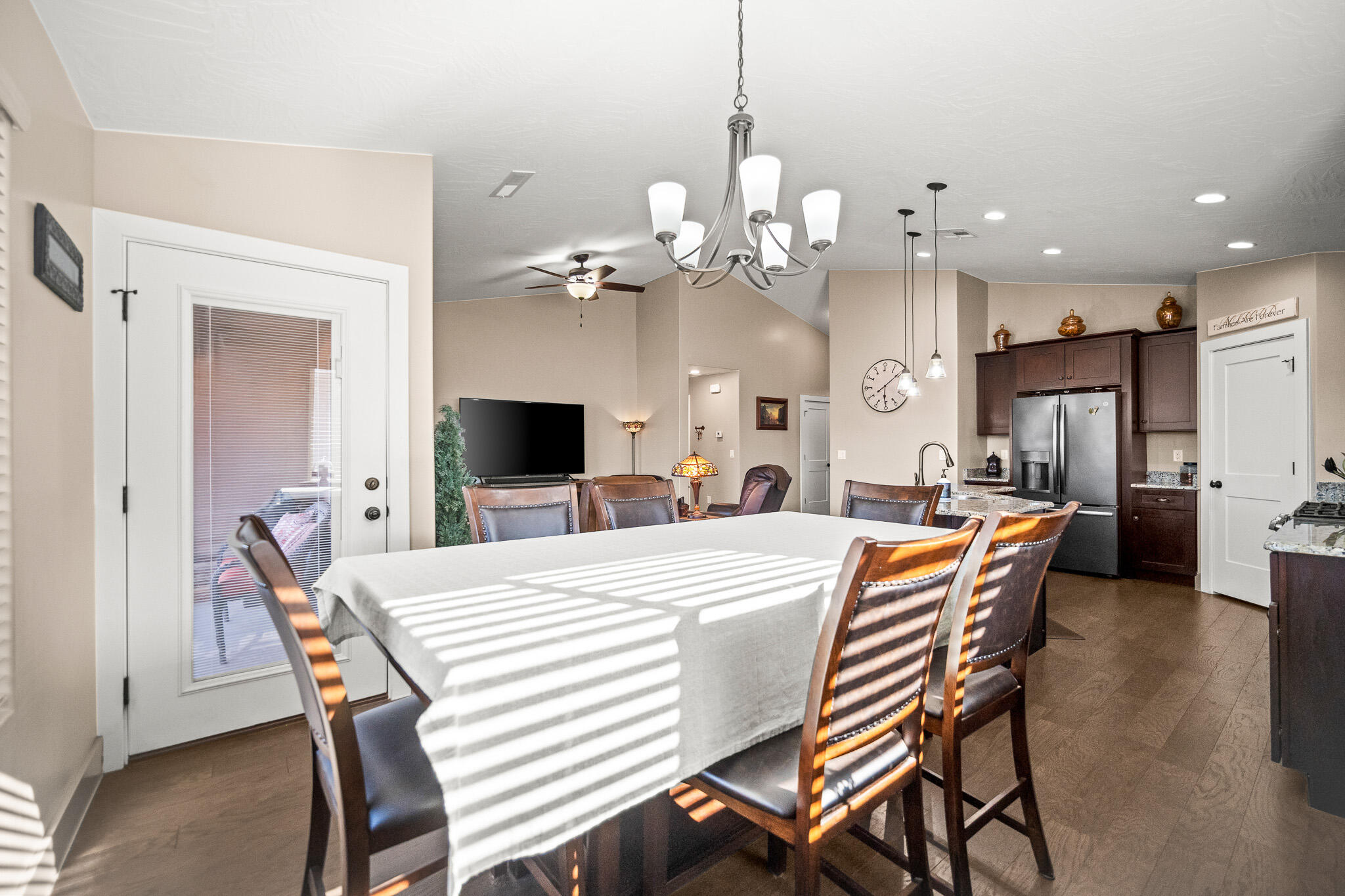 JOSHUAS AT SOUTHGATE - Residential