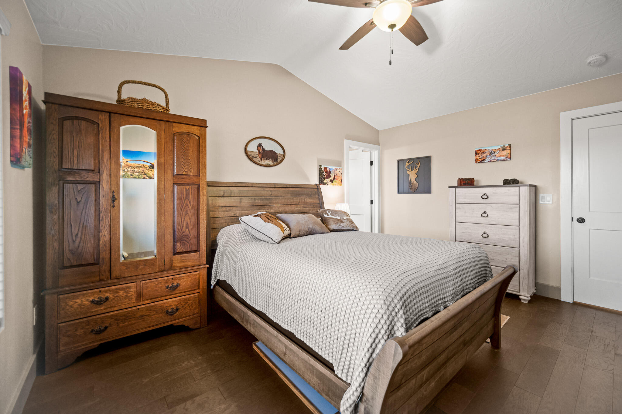 JOSHUAS AT SOUTHGATE - Residential