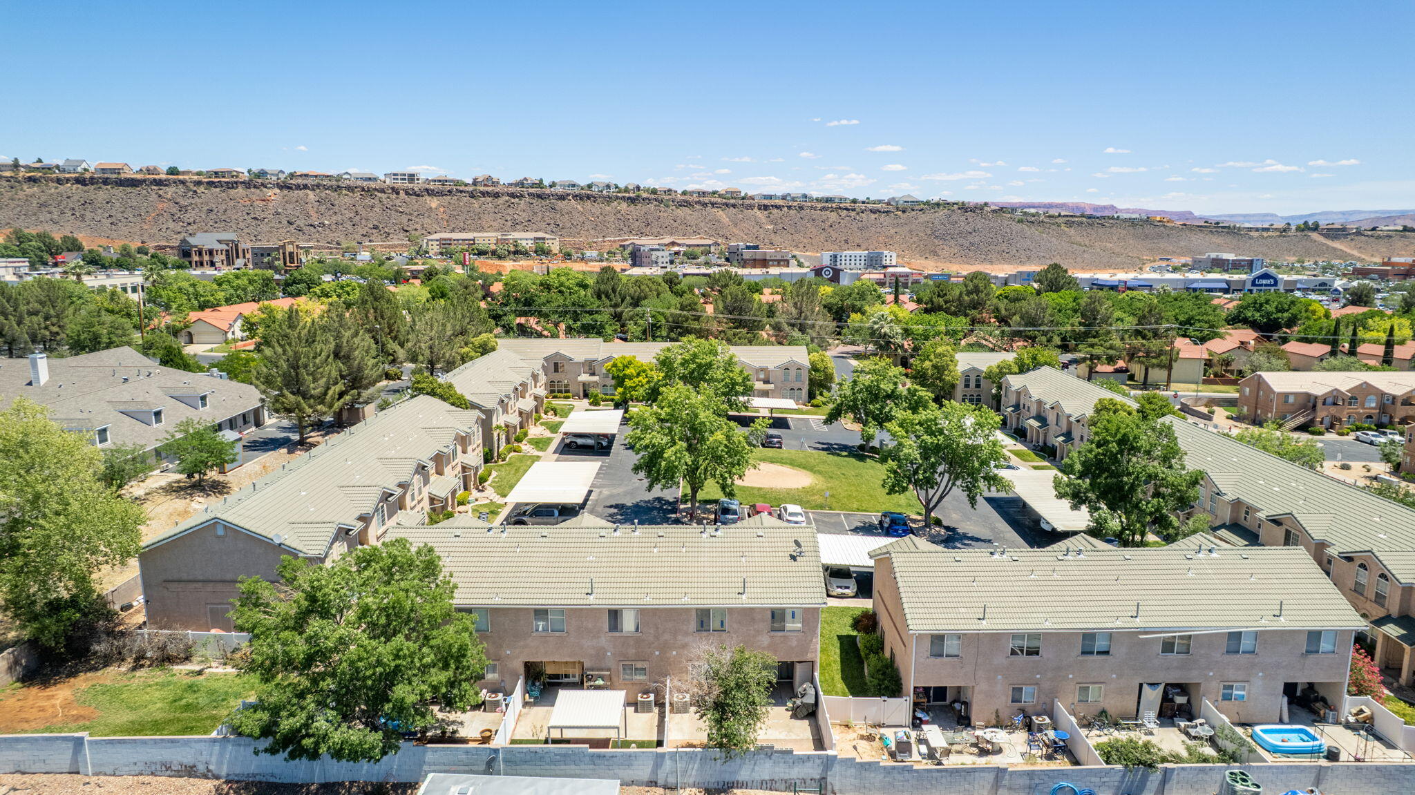 LA PALOMA CONDOS - Residential