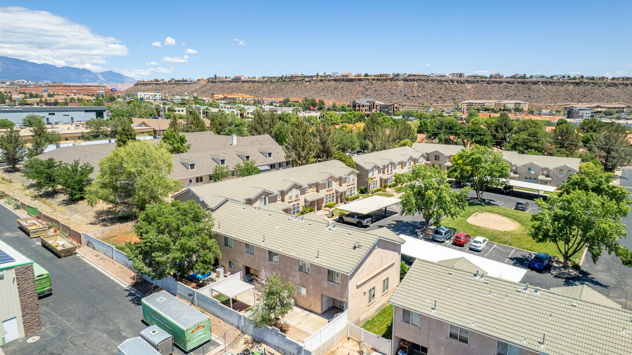 LA PALOMA CONDOS - Residential