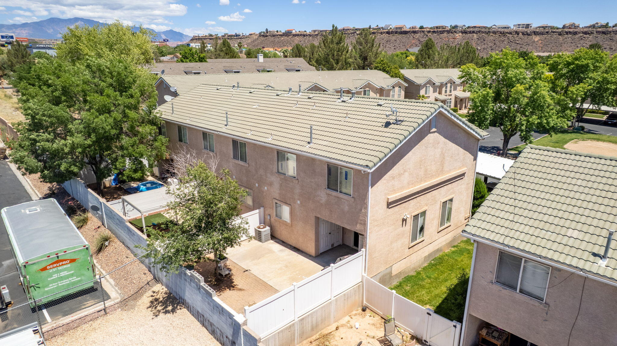 LA PALOMA CONDOS - Residential