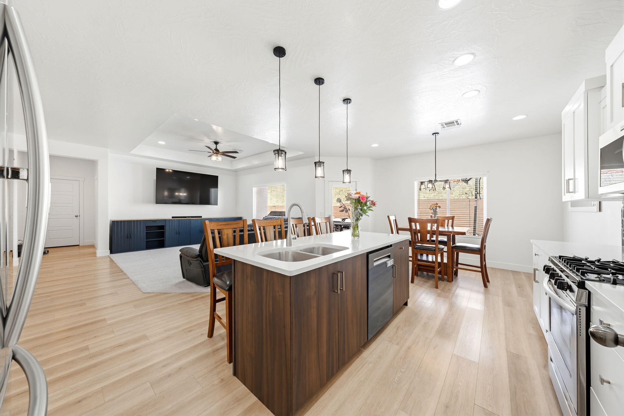 SAGE CANYON - Residential