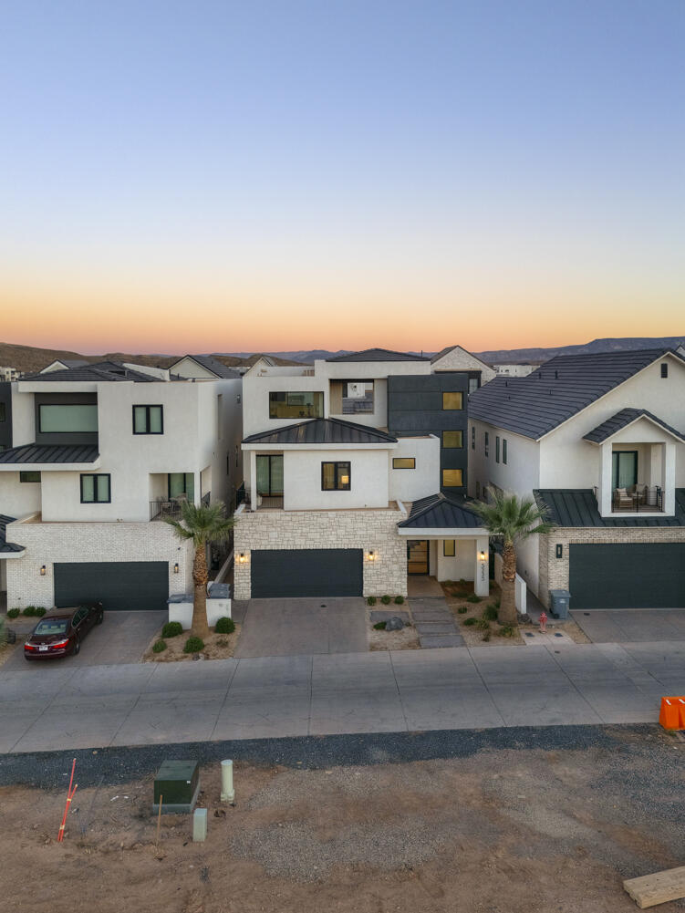 DESERT COLOR RESORT - Residential