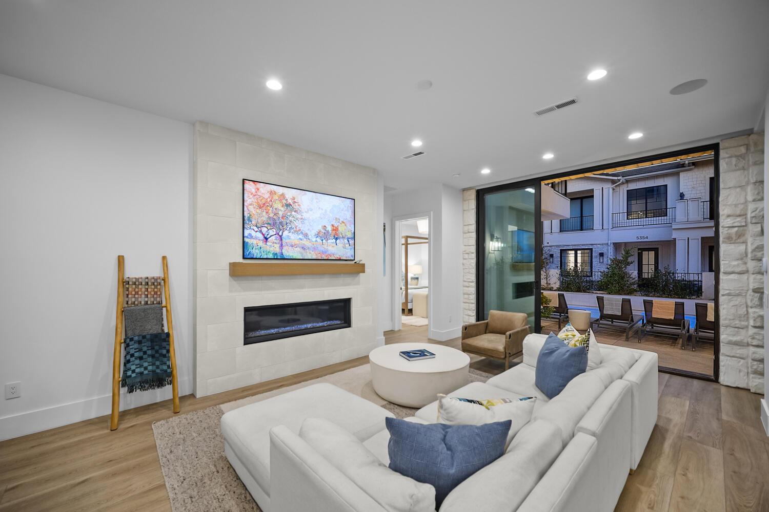 DESERT COLOR RESORT - Residential