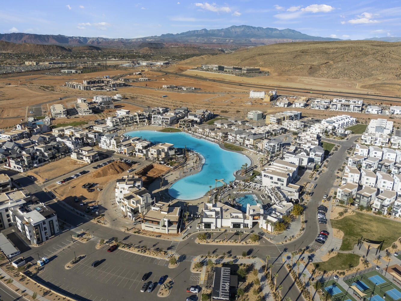 DESERT COLOR RESORT - Residential