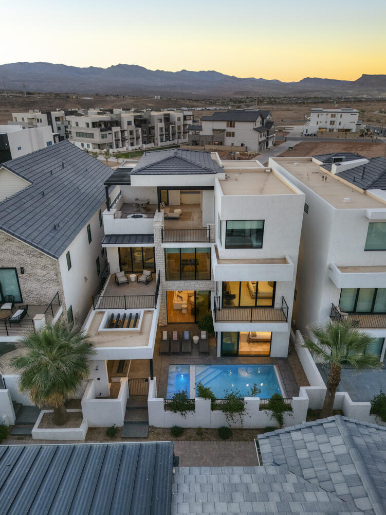 DESERT COLOR RESORT - Residential