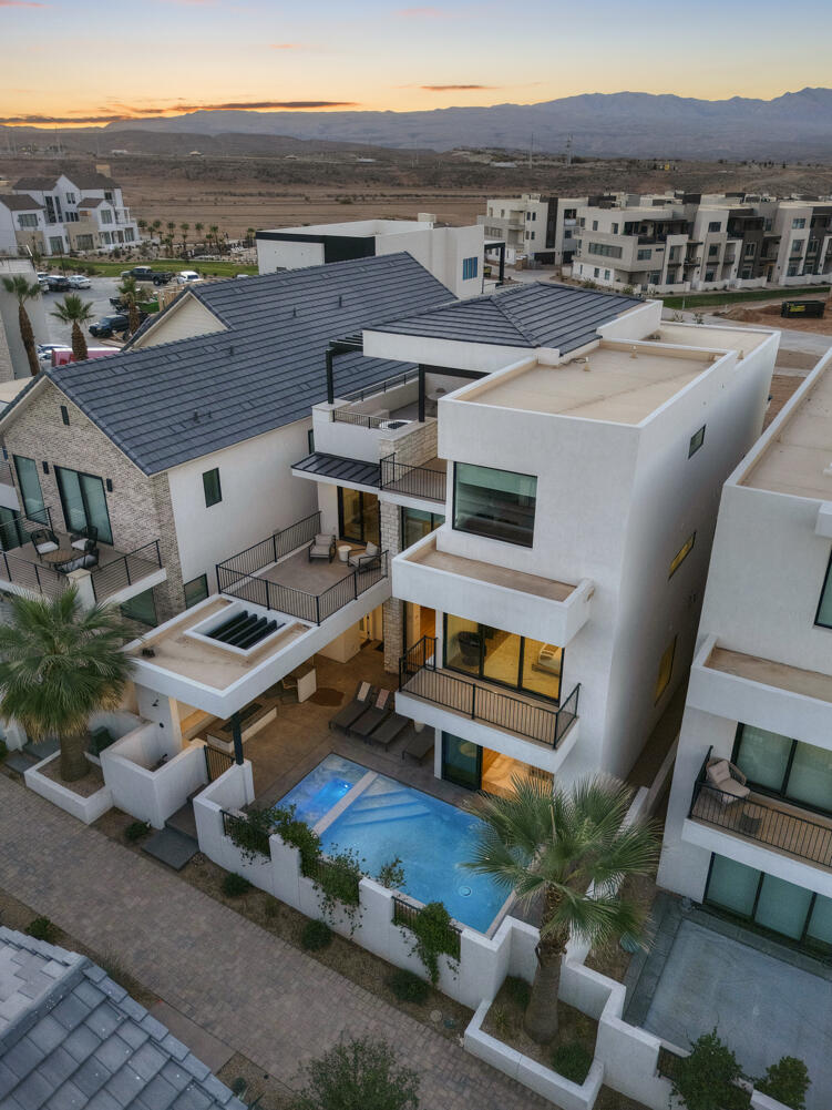 DESERT COLOR RESORT - Residential