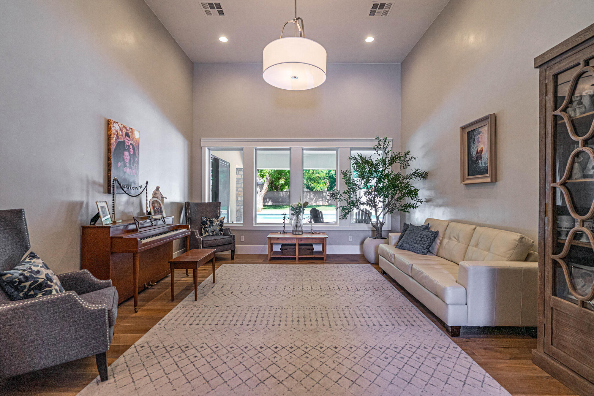 WINDSOR ESTATES - Residential
