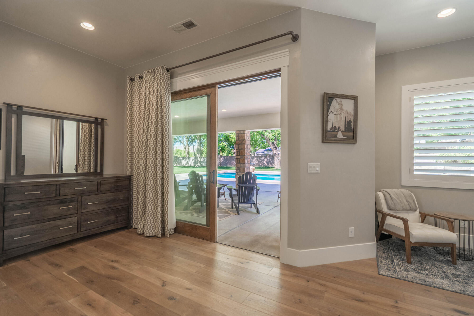 WINDSOR ESTATES - Residential