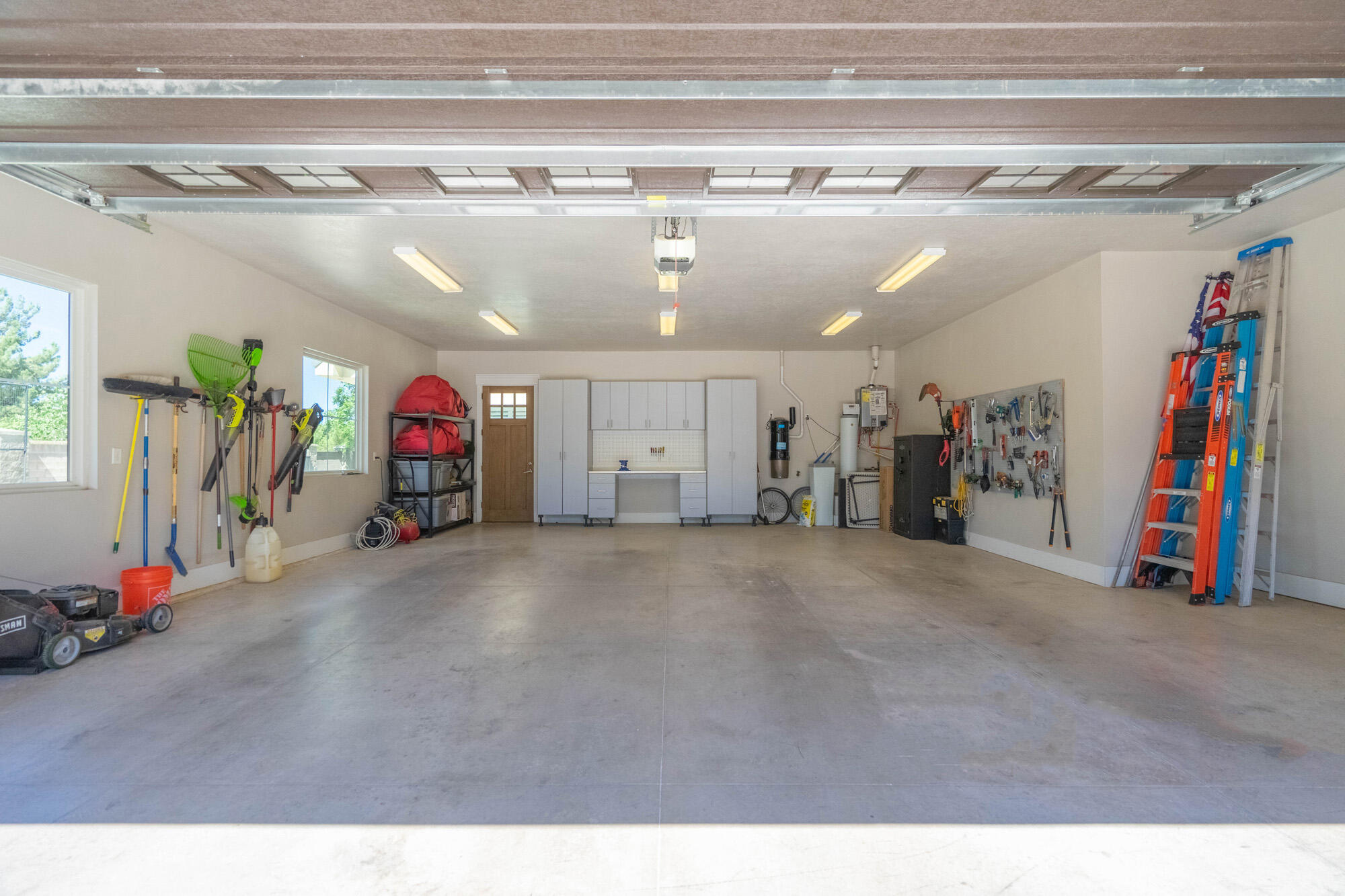 WINDSOR ESTATES - Residential