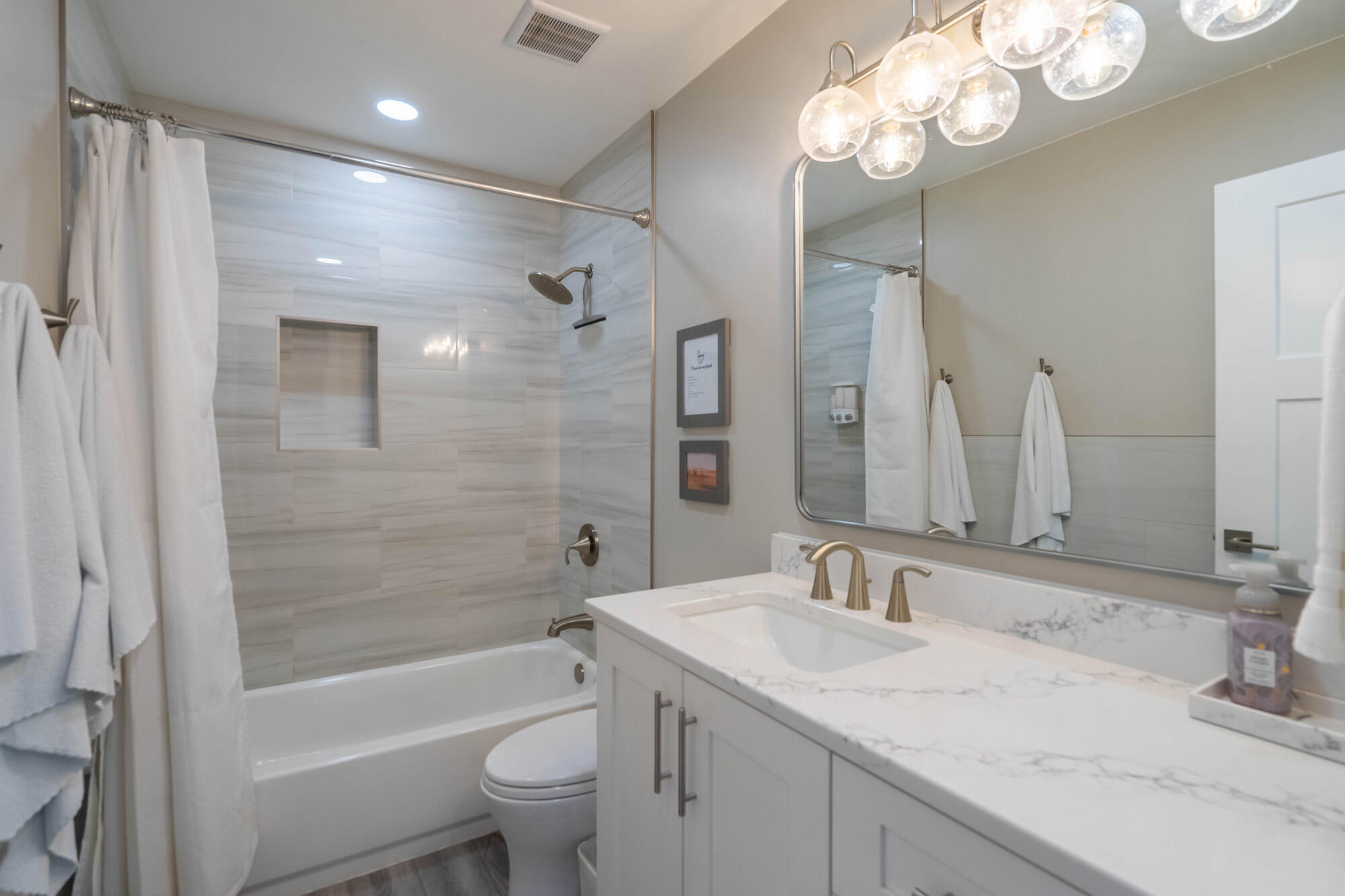 WINDSOR ESTATES - Residential