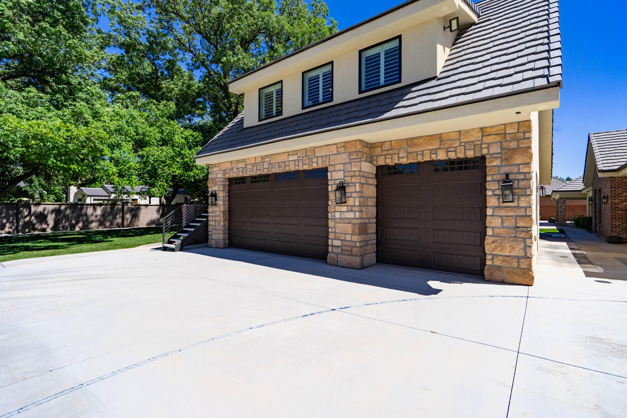 WINDSOR ESTATES - Residential