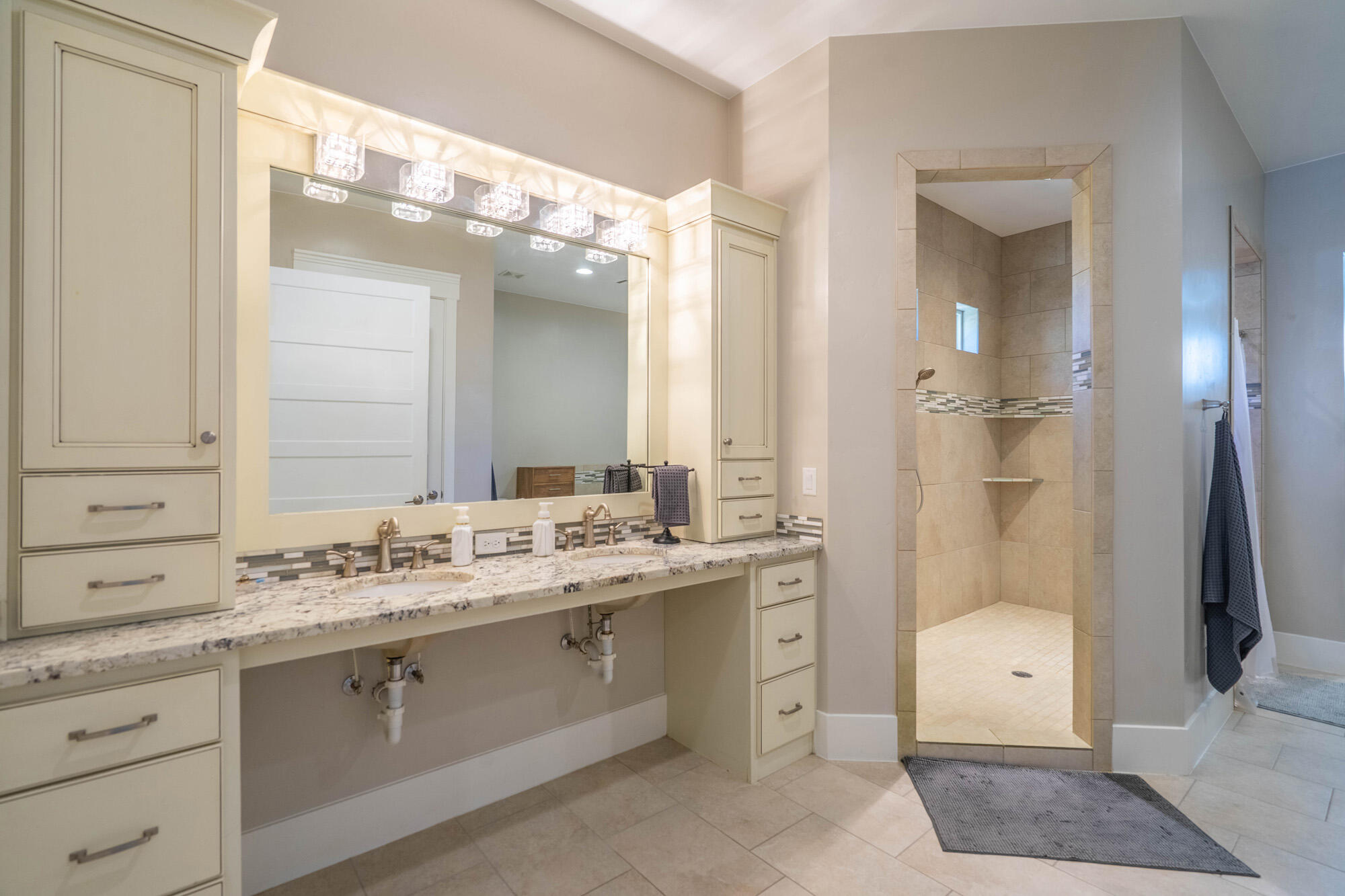 WINDSOR ESTATES - Residential