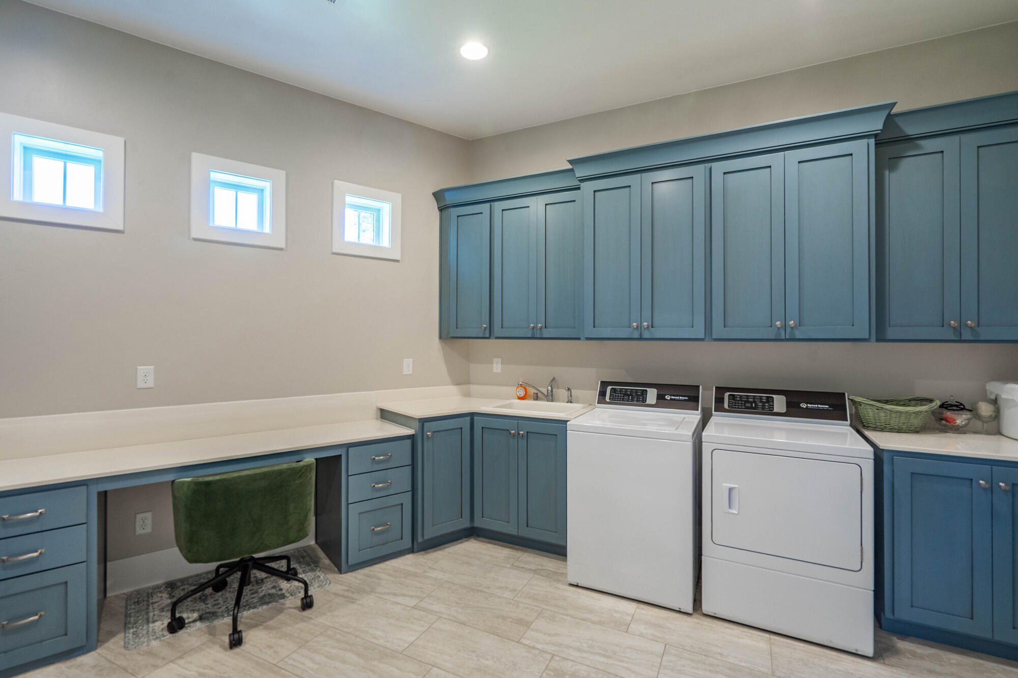 WINDSOR ESTATES - Residential