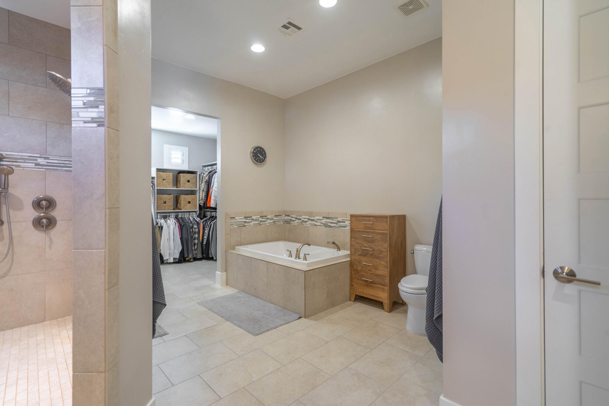 WINDSOR ESTATES - Residential